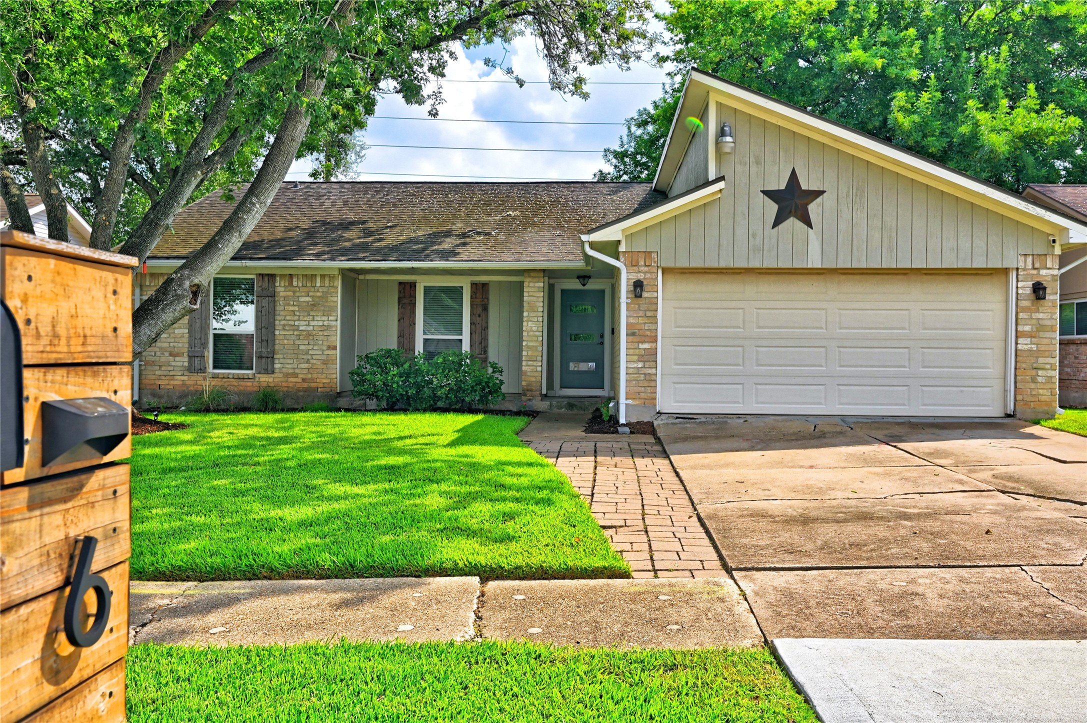 618 William Morton Drive Property Photo 1