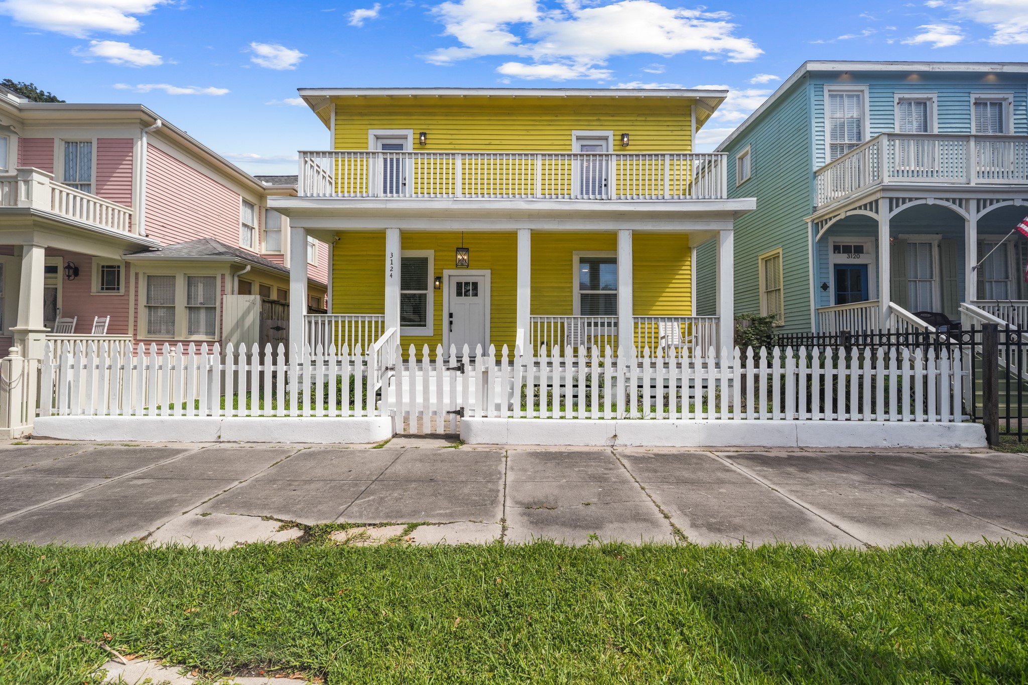 3124 Bernardo De Galvez Avenue Property Photo