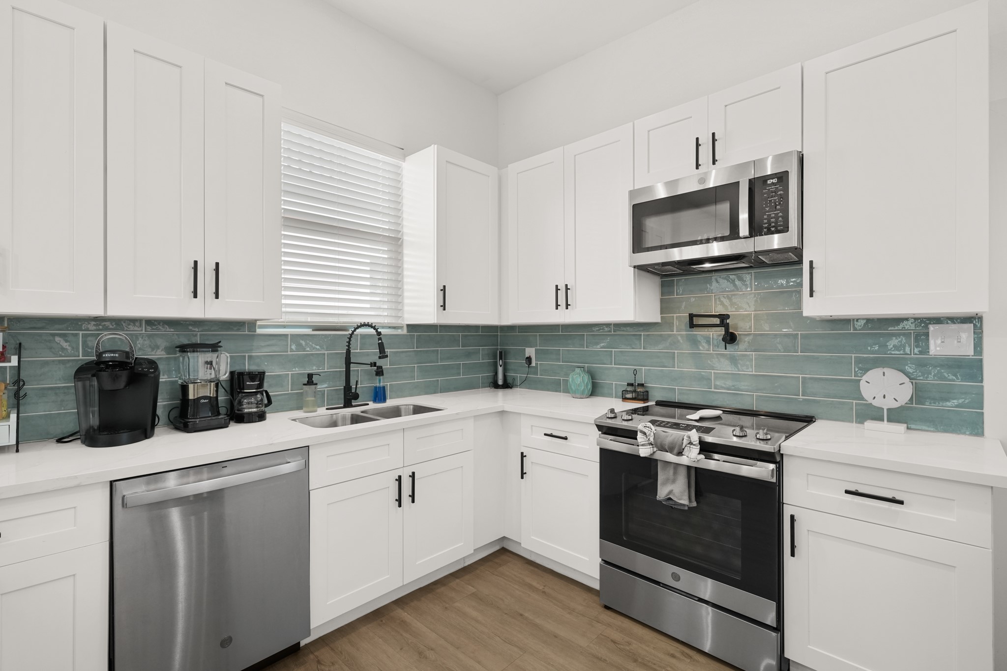 3124 Bernardo De Galvez Avenue Property Photo 16