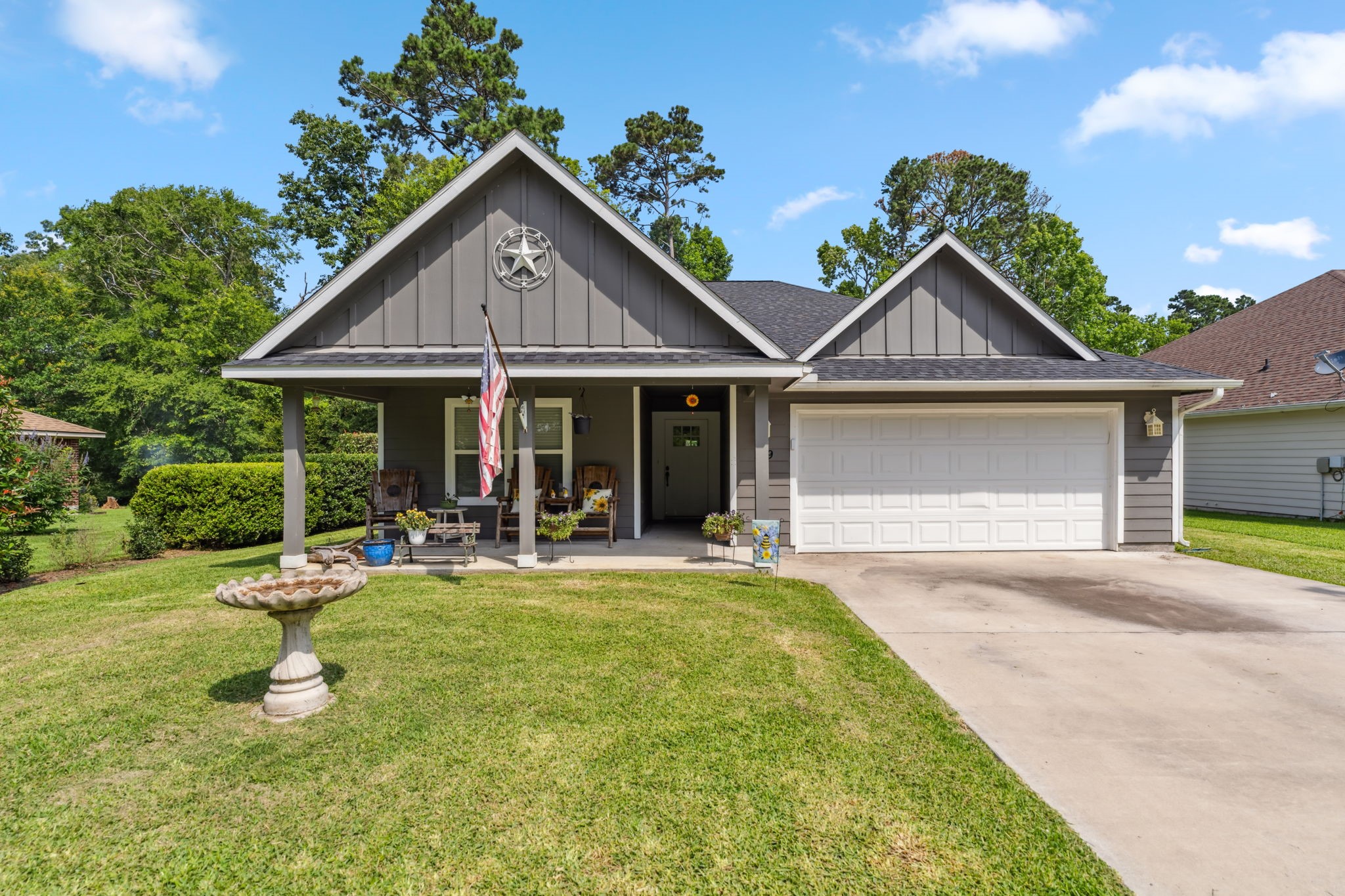 129 Bridgepoint Property Photo 1