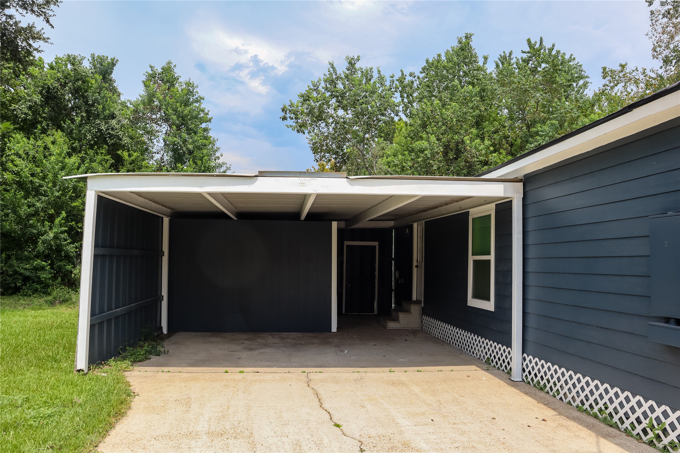 621 North Street Property Photo 4