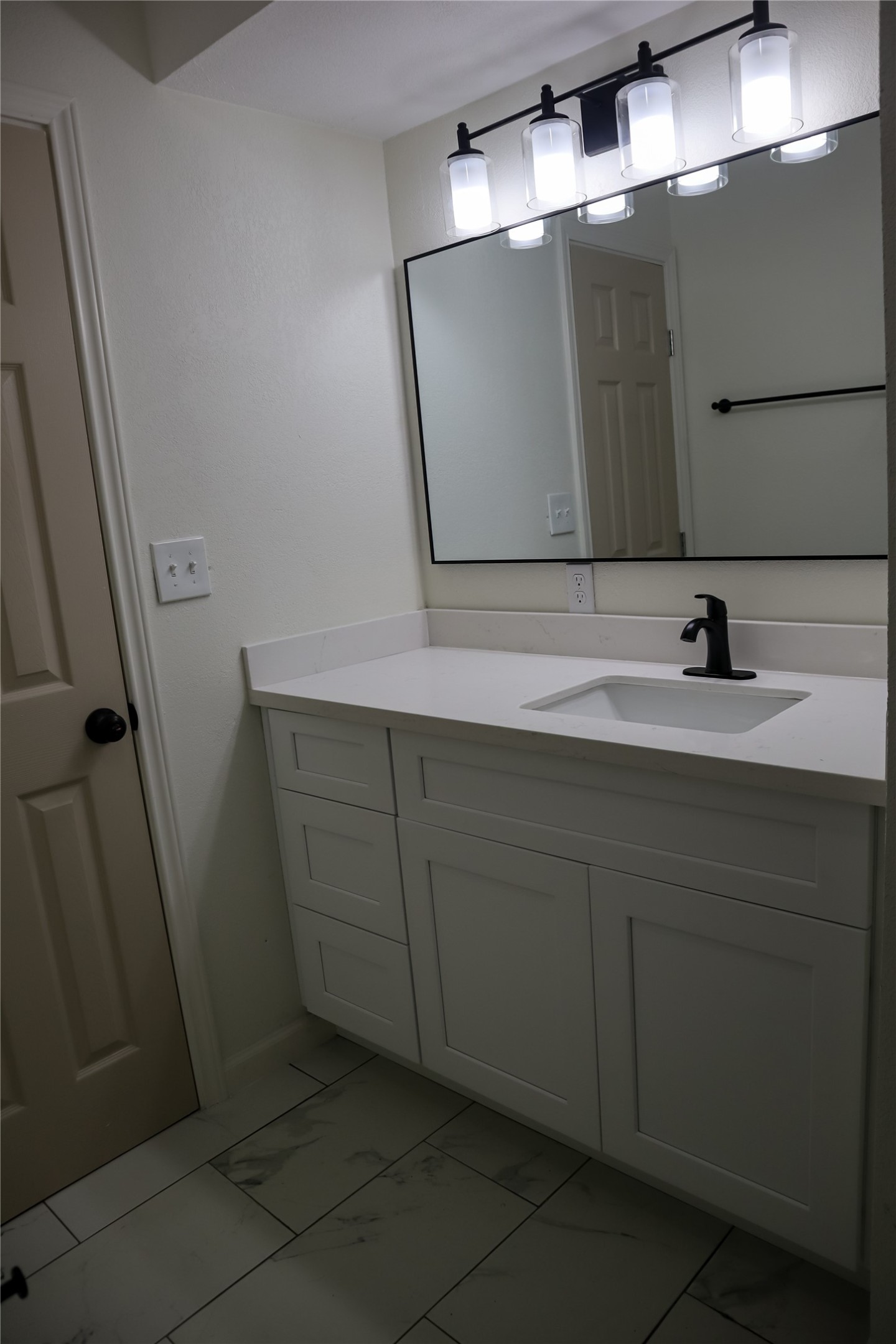 621 North Street Property Photo 23