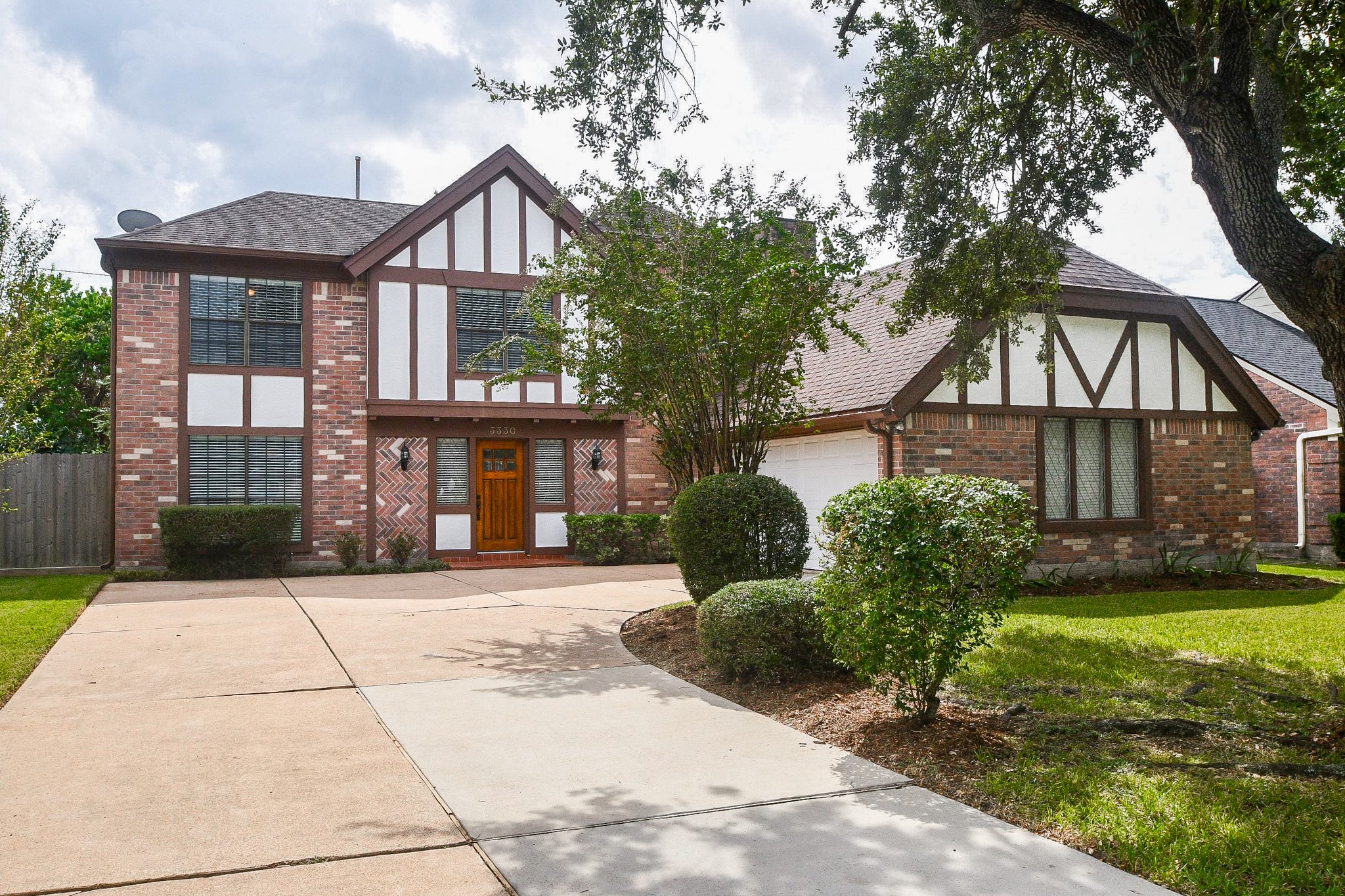 3330 S Sutton Square Property Photo 1