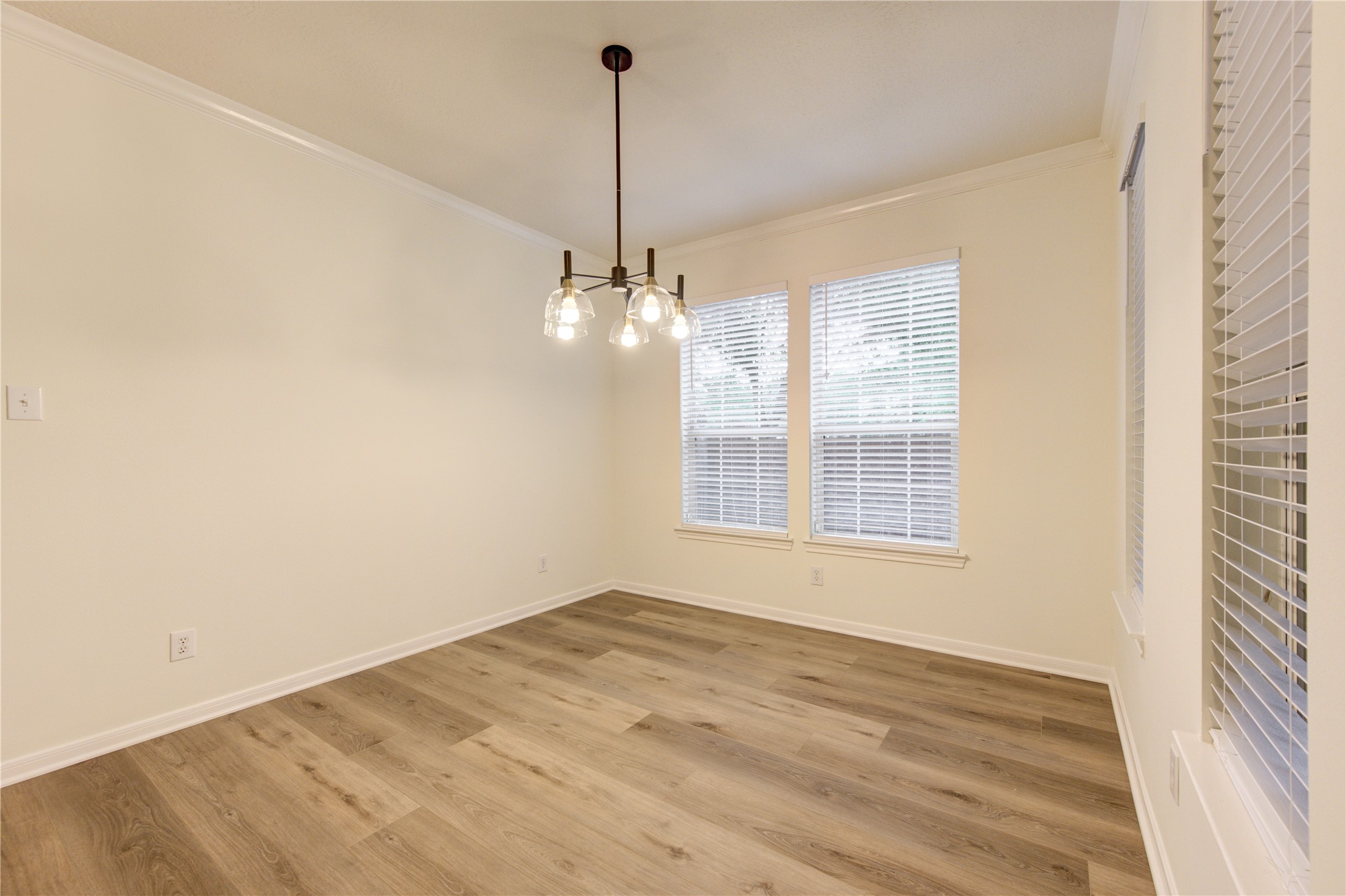 4702 Lawton Bend Lane Property Photo 7