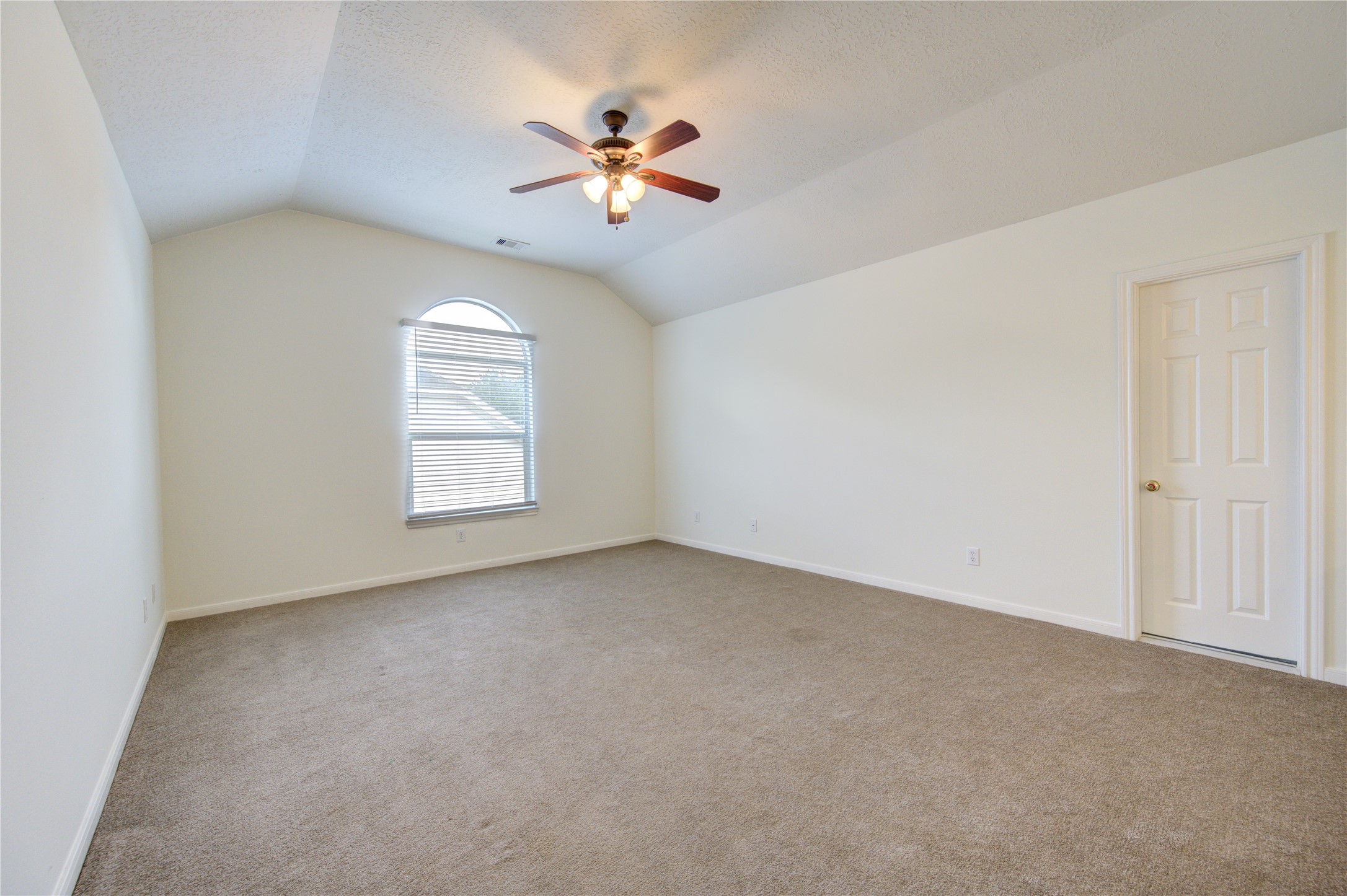 4702 Lawton Bend Lane Property Photo 18