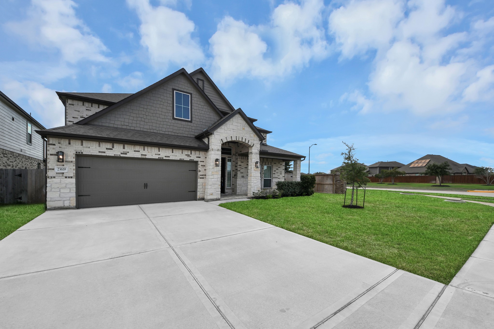 23619 Iris Field Court Property Photo 2