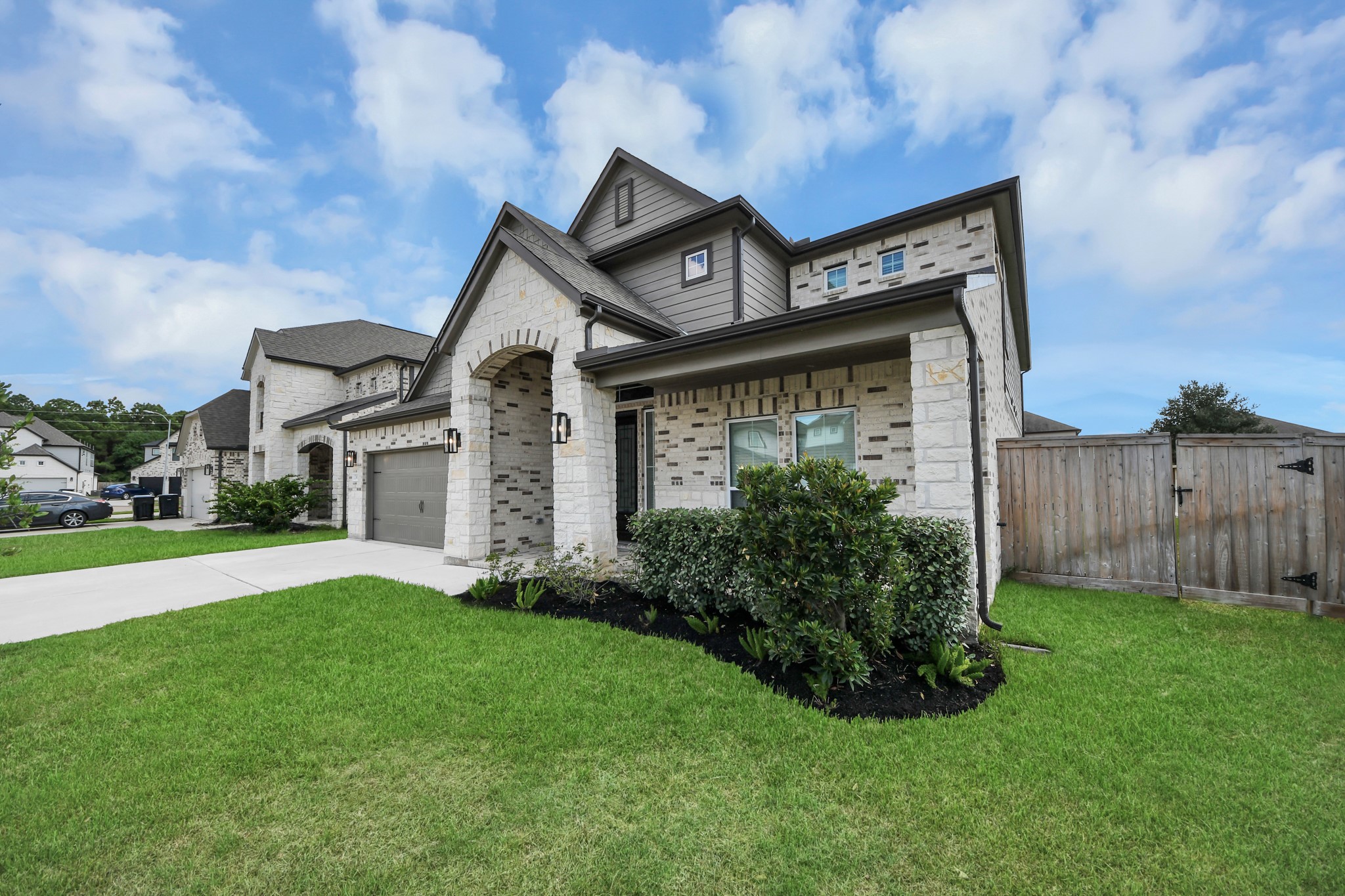 23619 Iris Field Court Property Photo 4