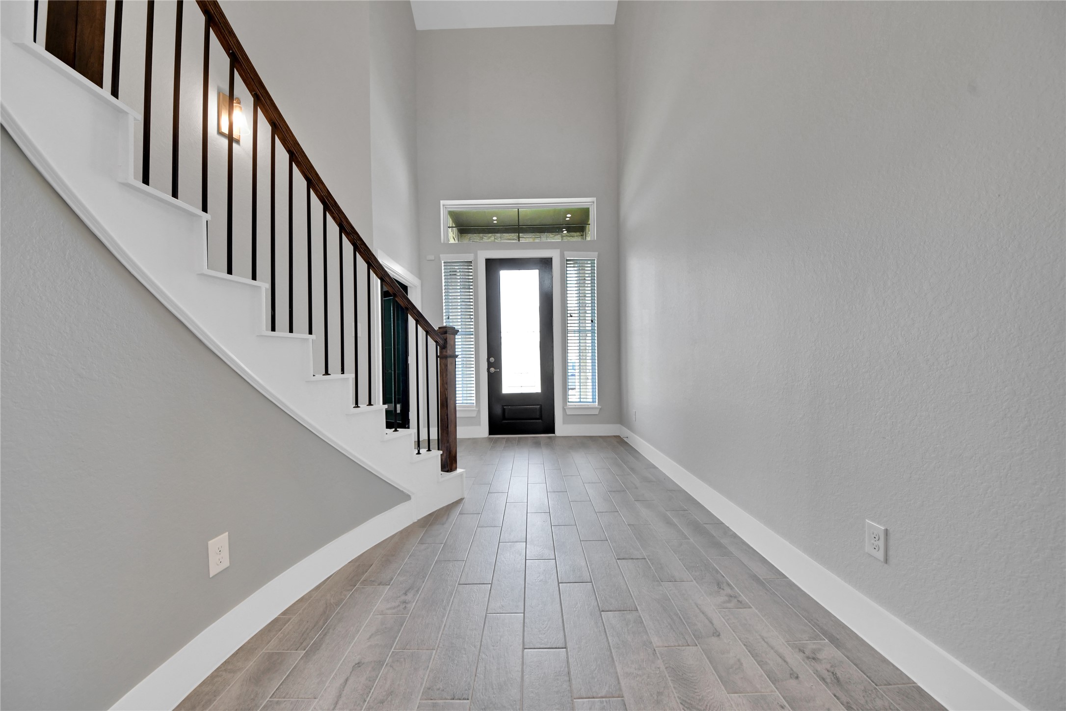 23619 Iris Field Court Property Photo 9