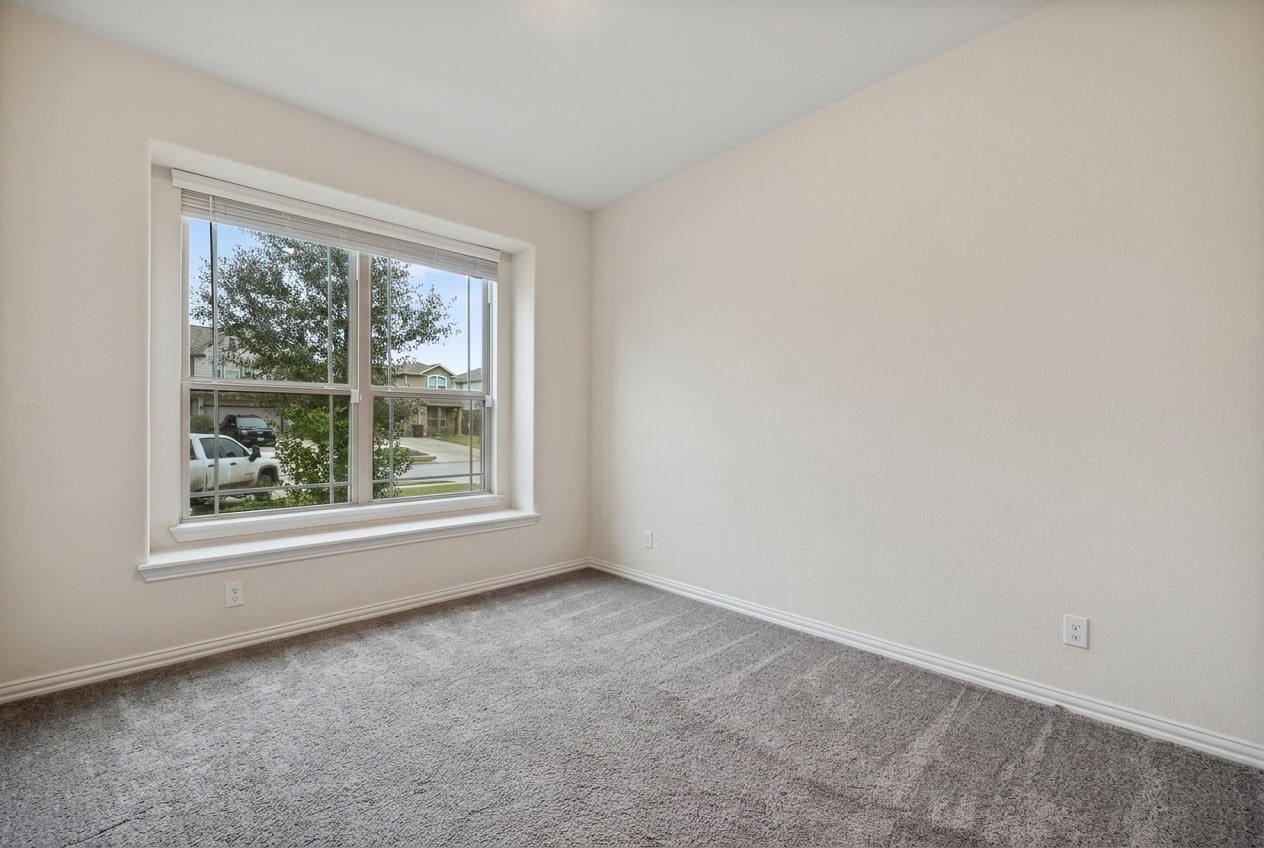 15910 Tug Court Property Photo 4