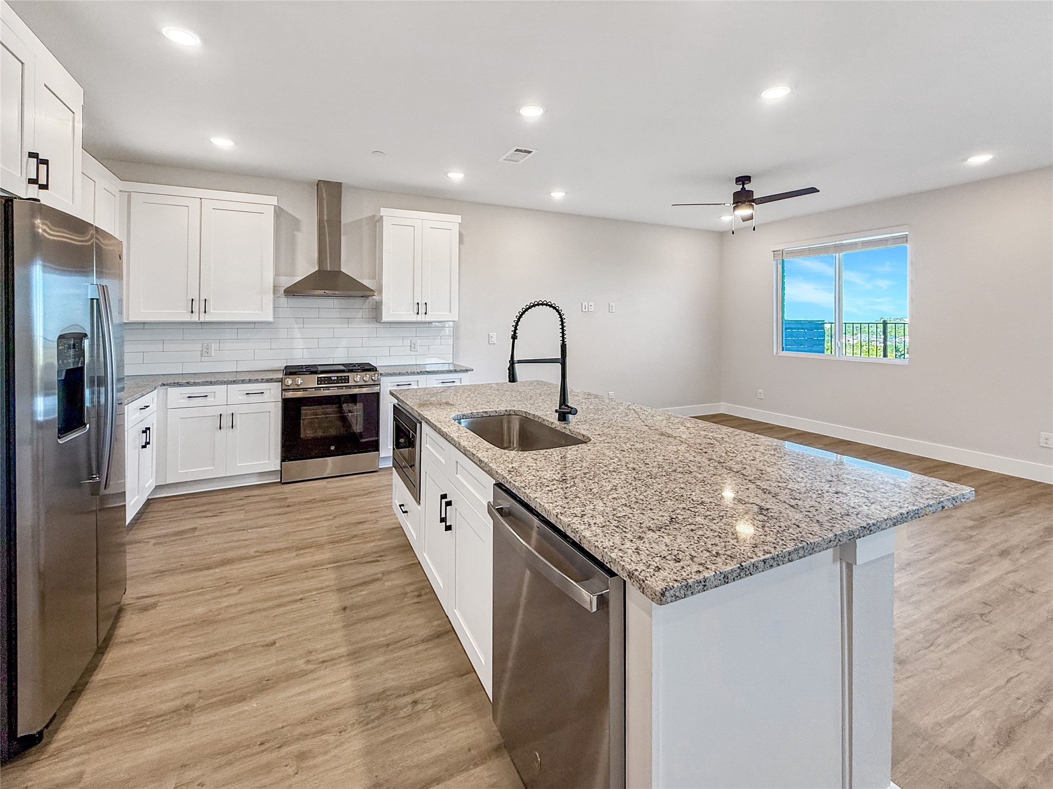 5613 Mobeetie Loop Property Photo 8
