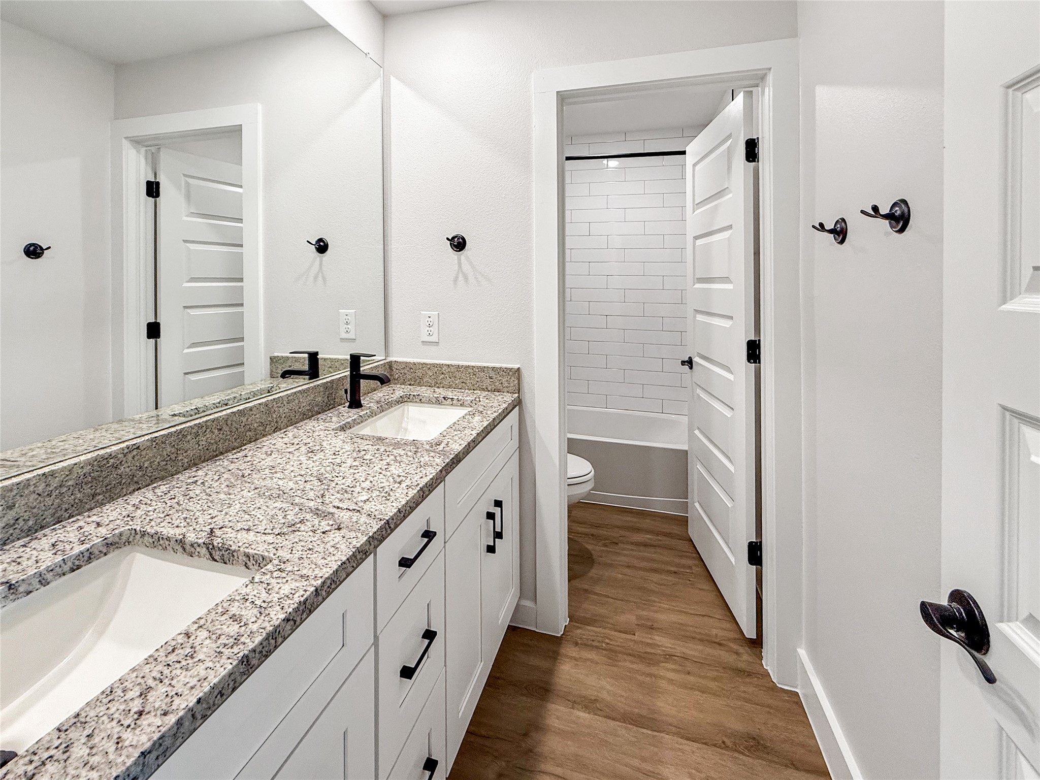 5613 Mobeetie Loop Property Photo 14