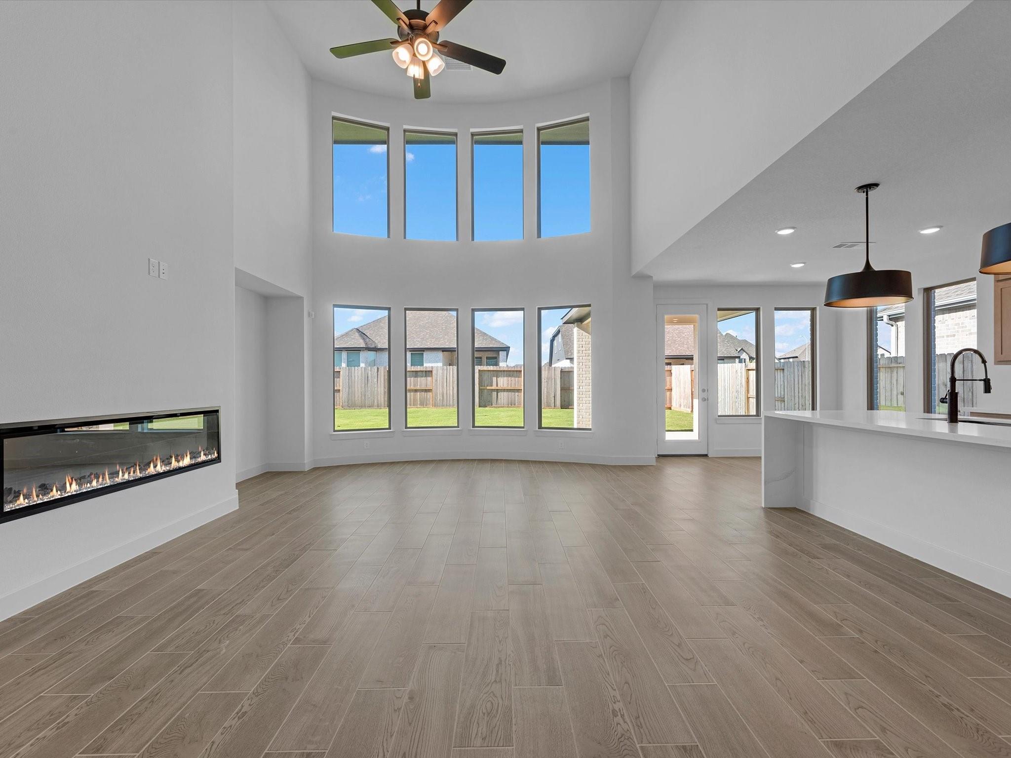 2718 Summer Lark Drive Property Photo 3