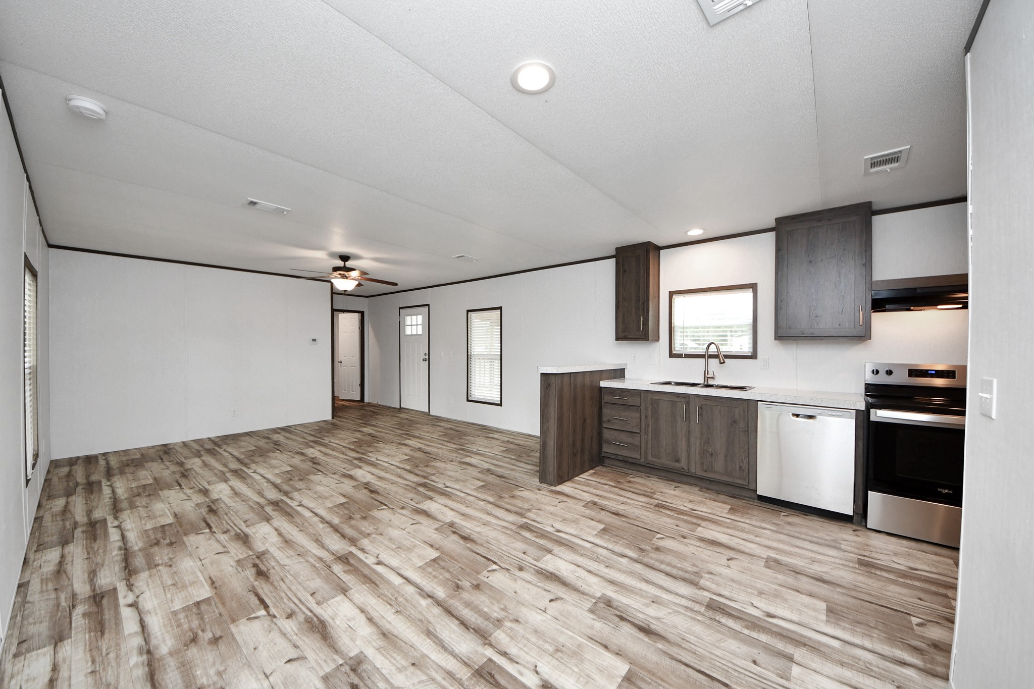 1556 Brown Road Property Photo 9