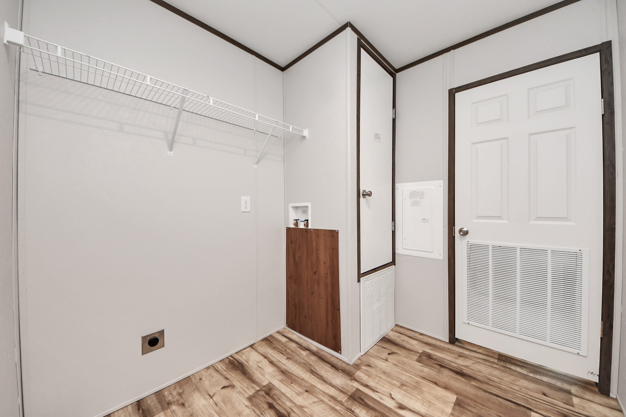 1556 Brown Road Property Photo 23