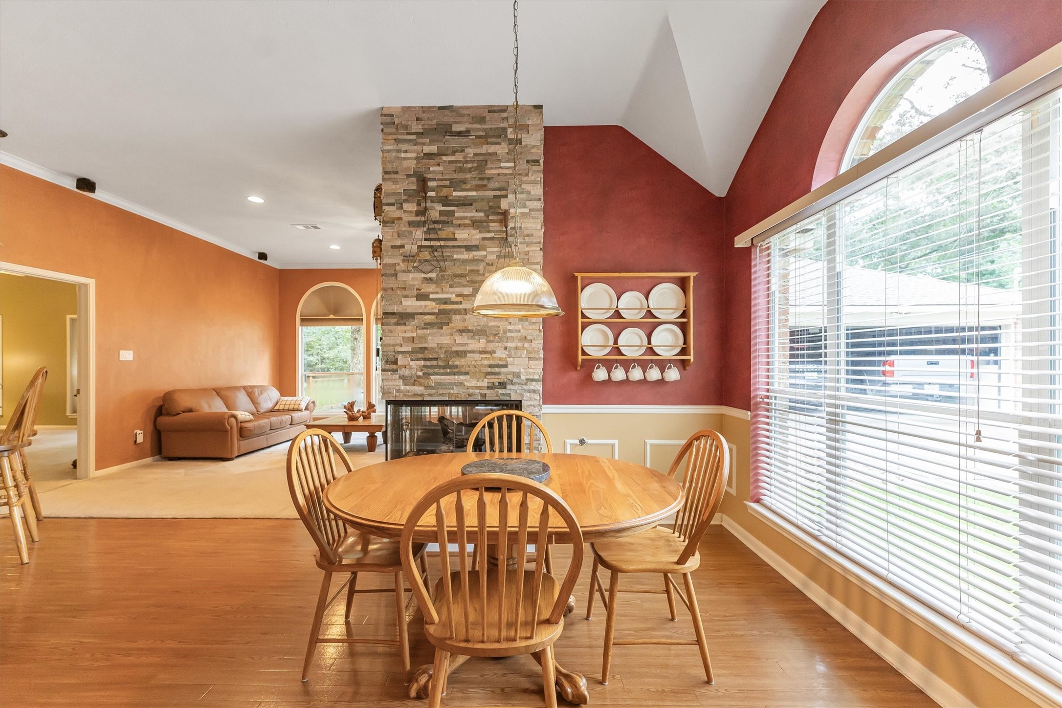 2434 Pebblebrook Circle Property Photo 4