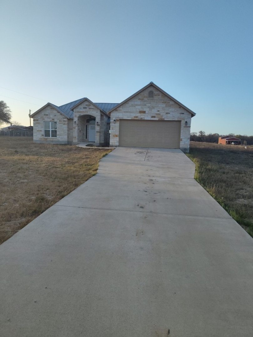 661- La Vernia Real Estate Listings Main Image