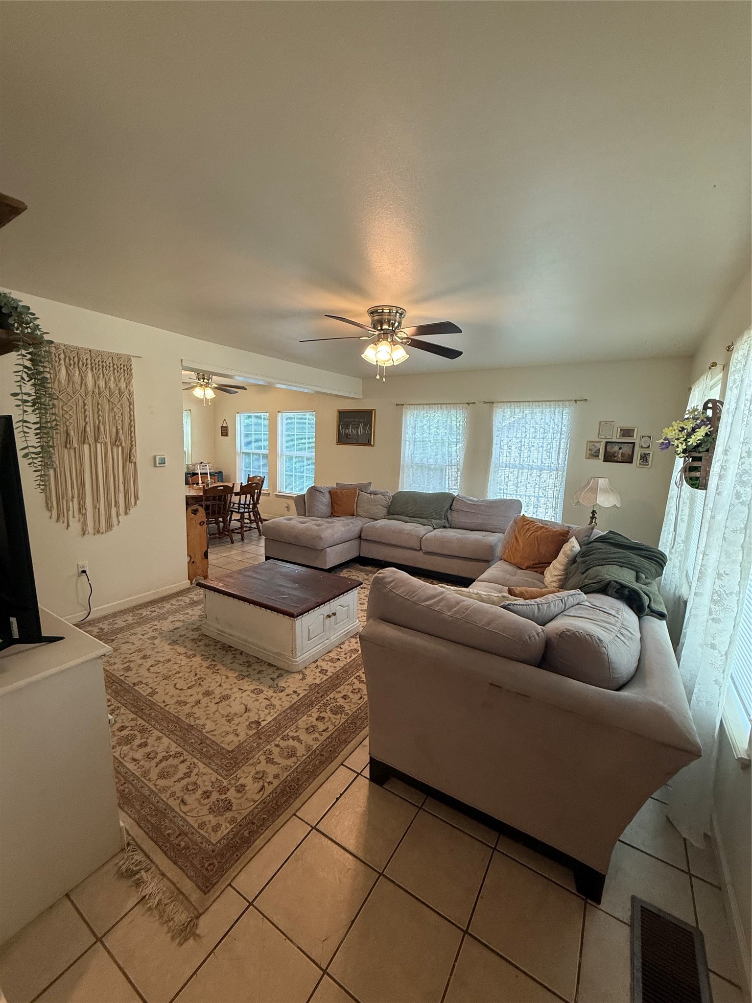 1011 10th Street Property Photo 2