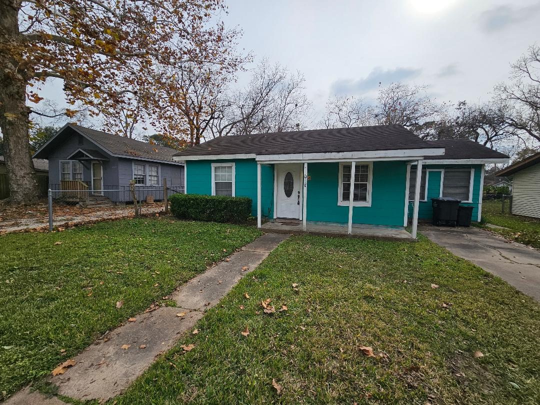 1013 W Snyder Street Property Photo 1