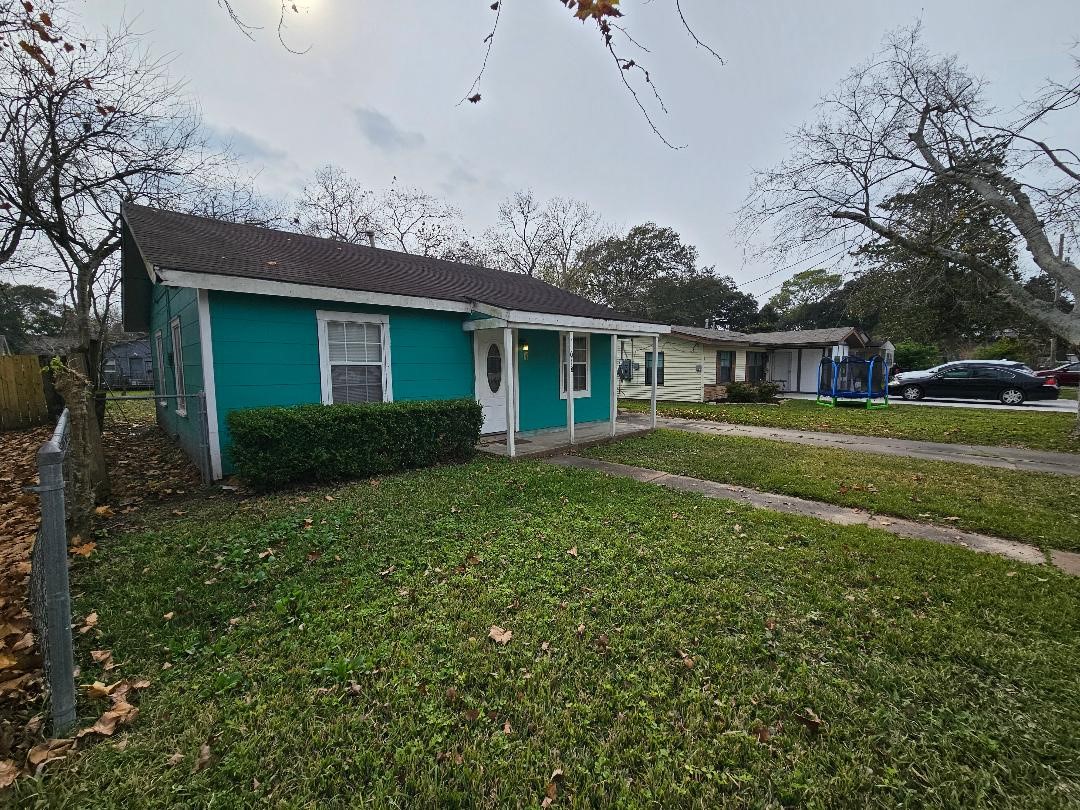 1013 W Snyder Street Property Photo 2