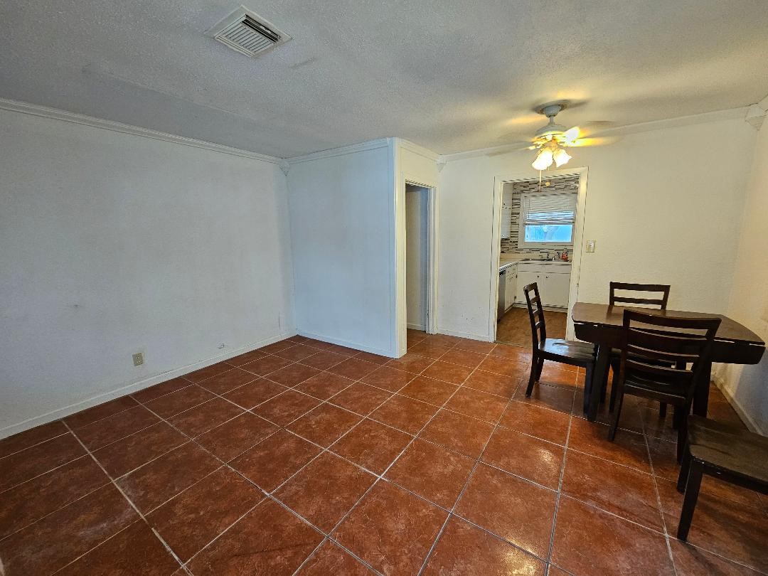 1013 W Snyder Street Property Photo 5