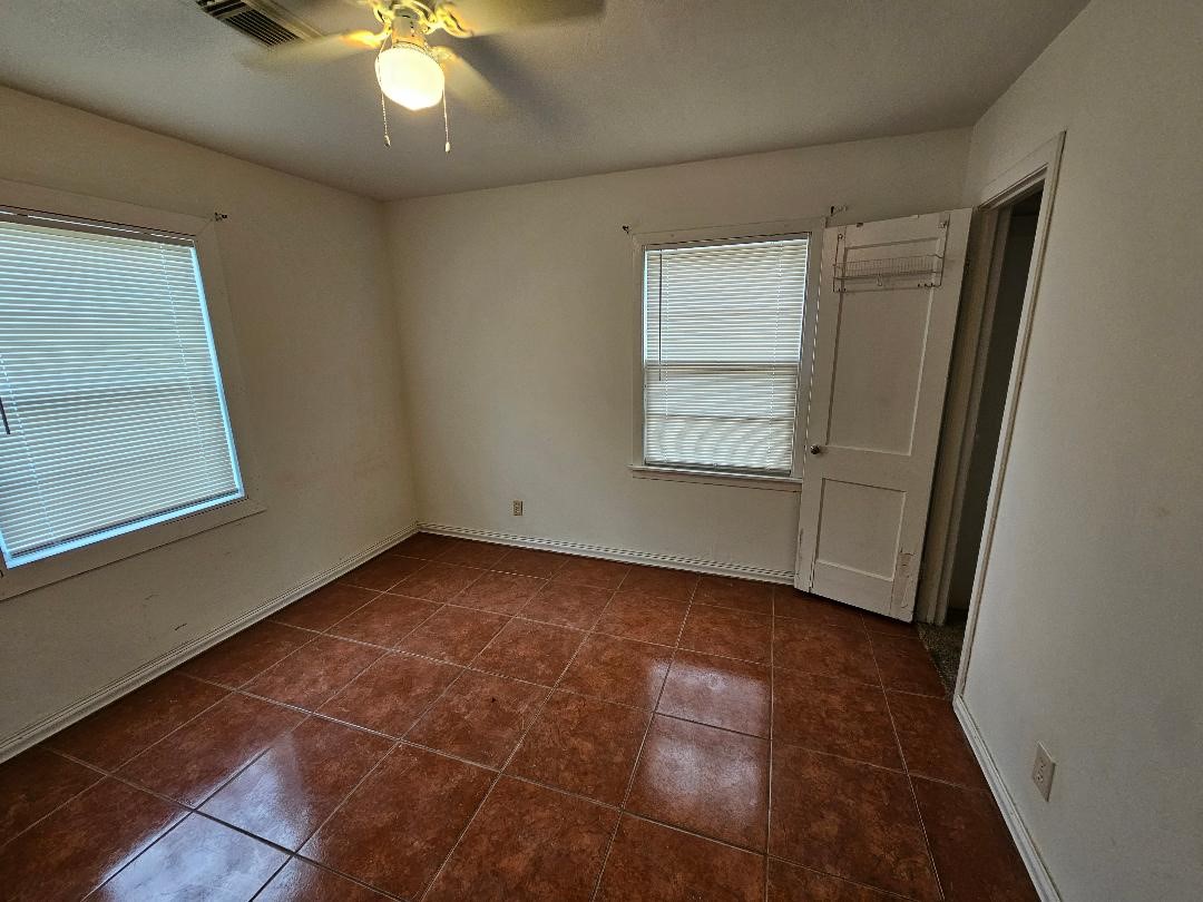 1013 W Snyder Street Property Photo 16