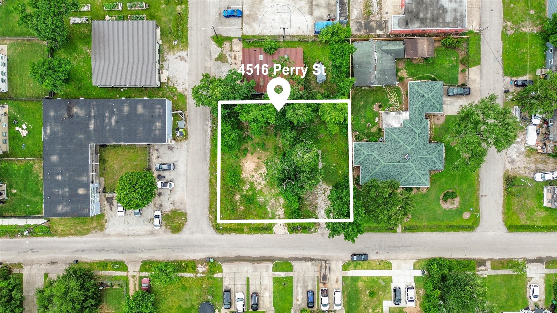 4516 Perry Street Property Photo 3