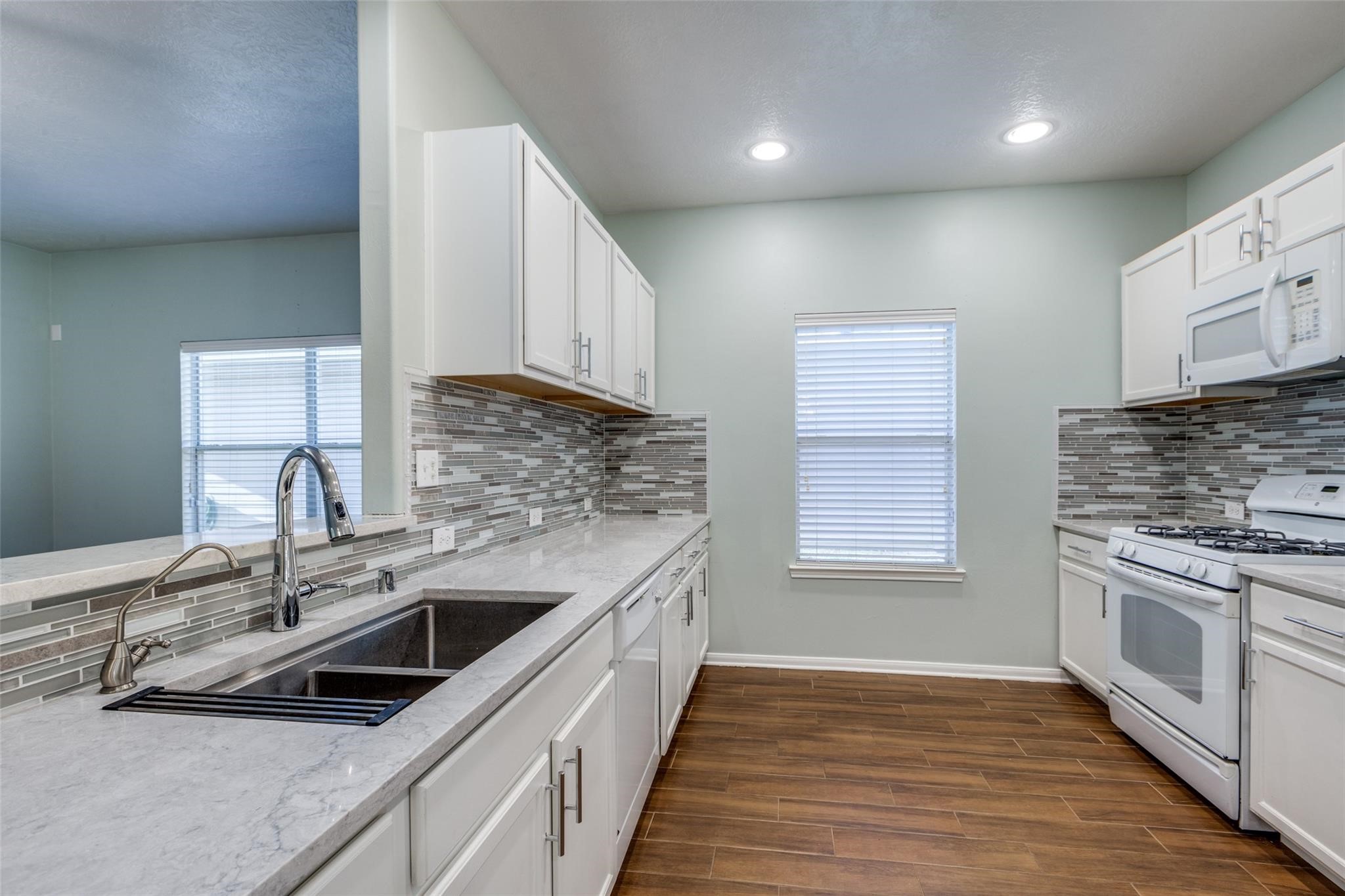 11418 Northam Drive Property Photo 6