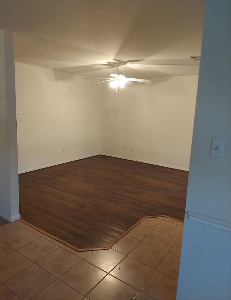 1725 Rock Hollow Loop Property Photo 6