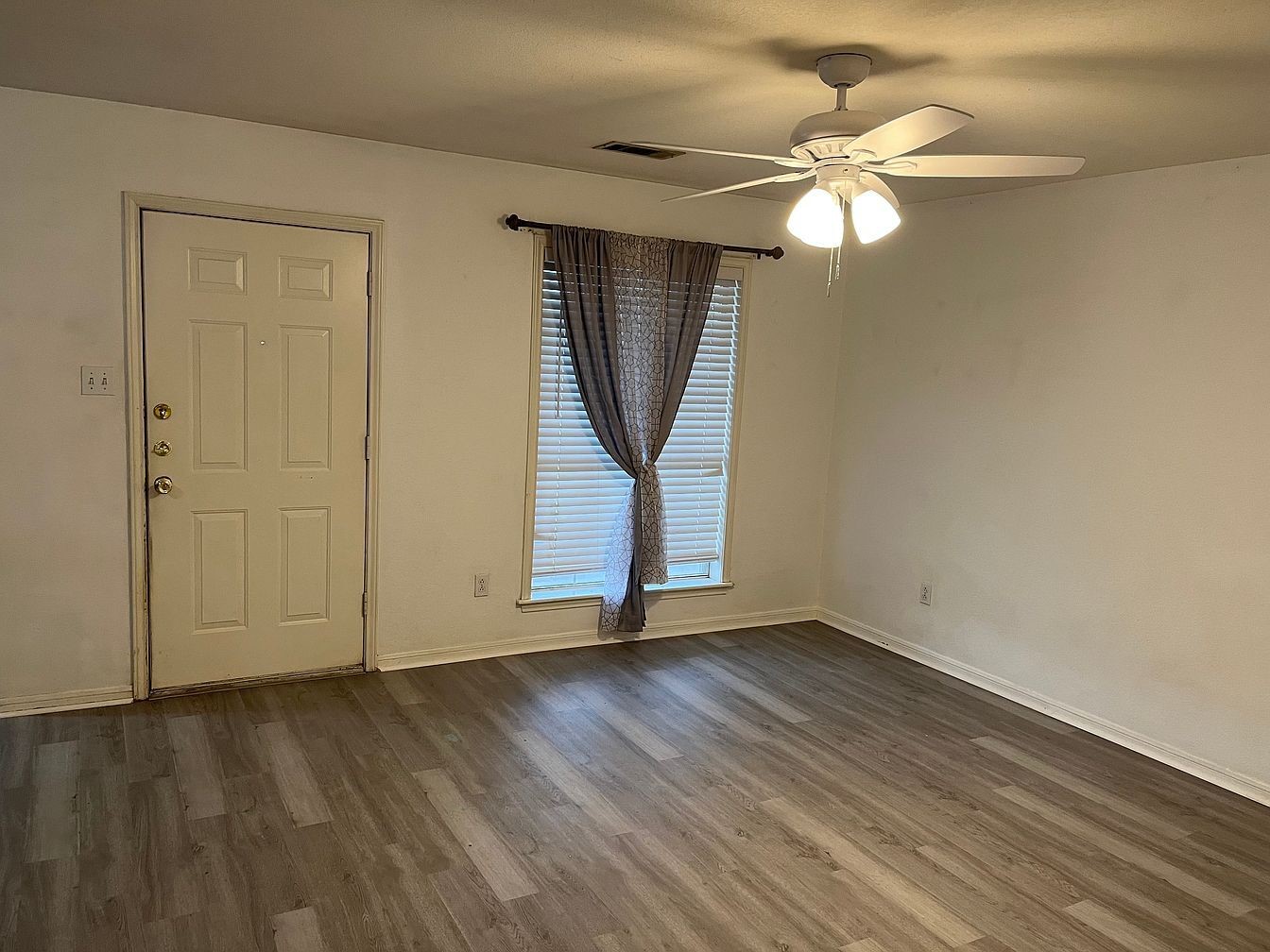 1725 Rock Hollow Loop Property Photo 13
