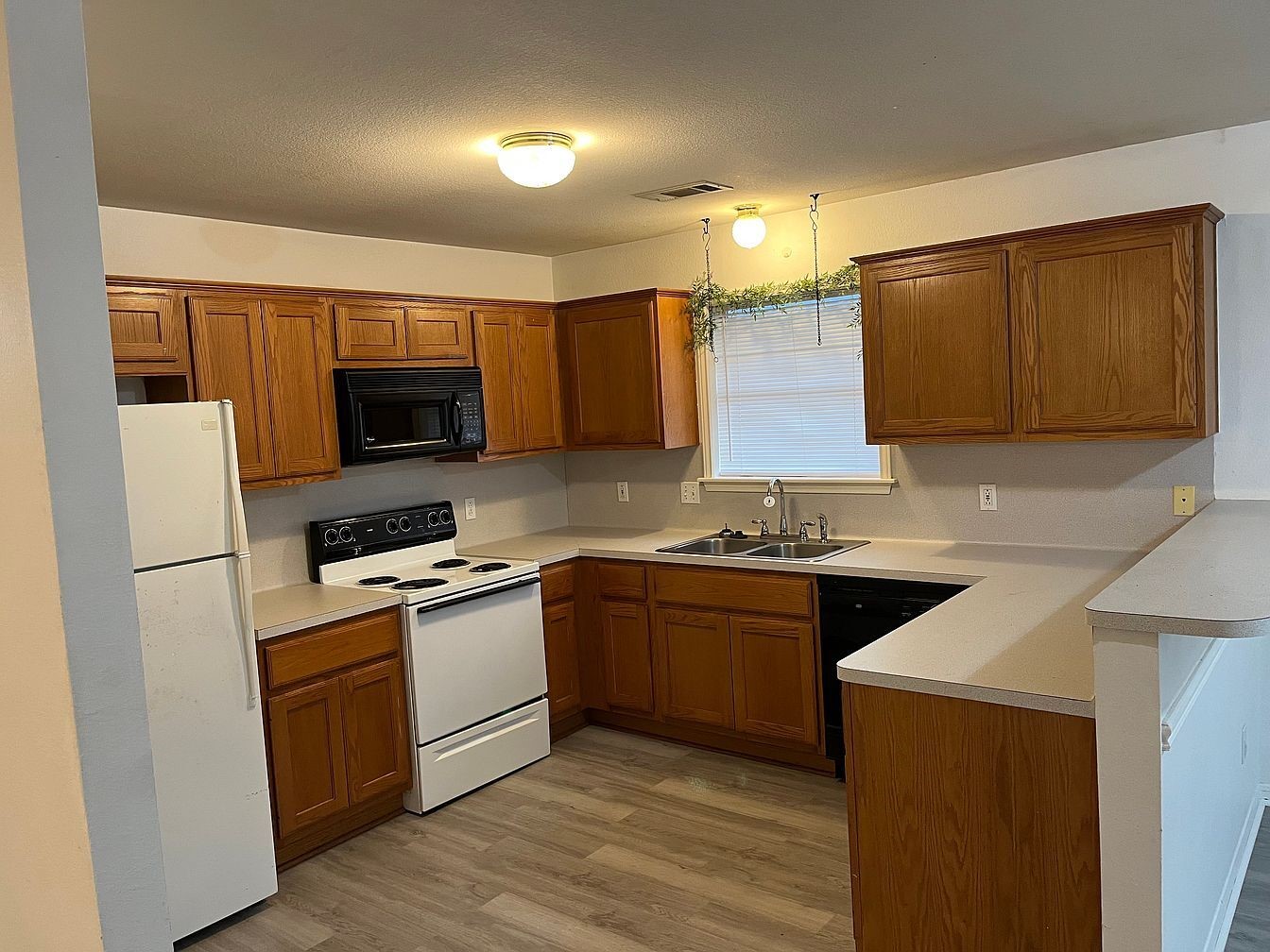1725 Rock Hollow Loop Property Photo 15