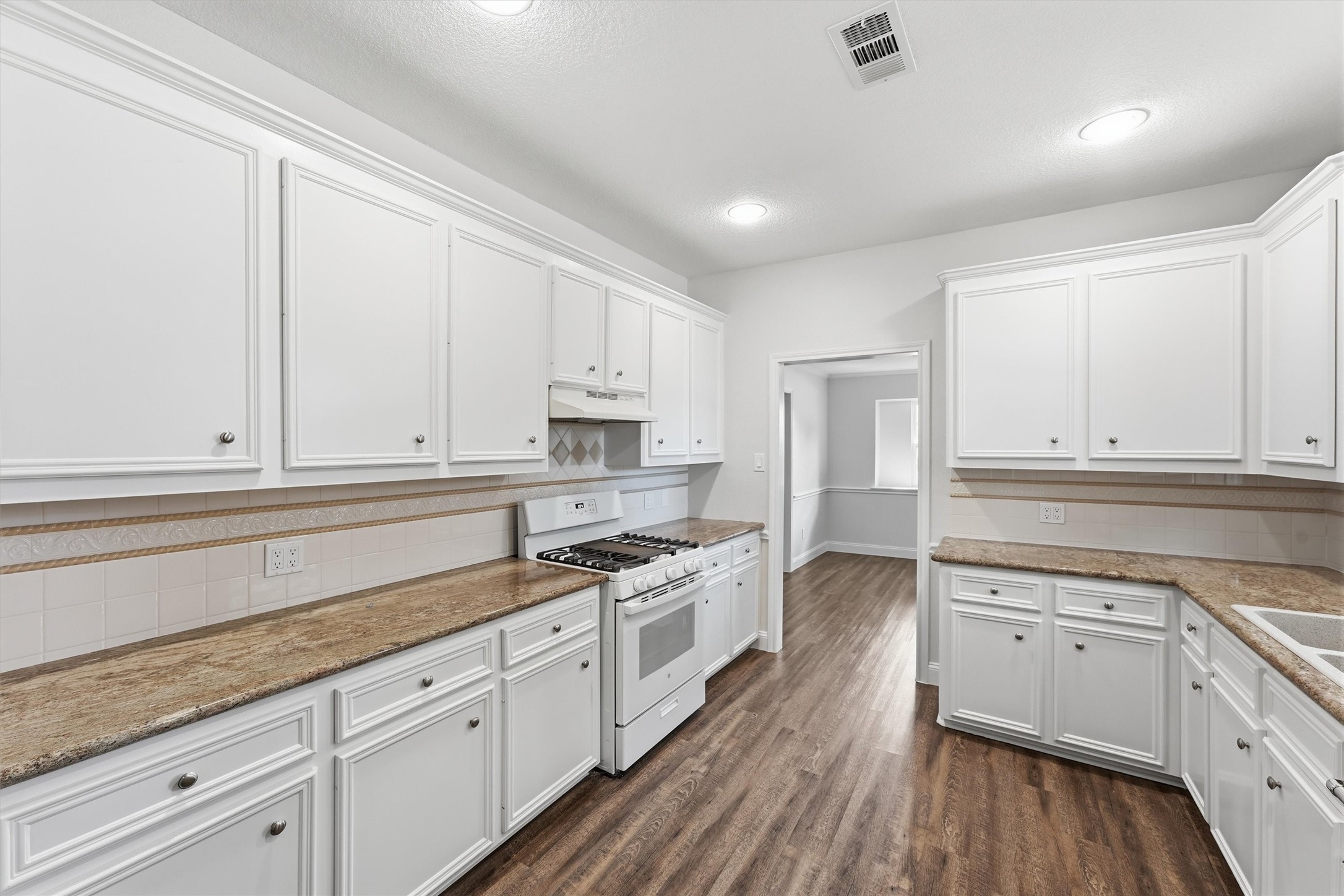 3734 Sweetbriar Drive Property Photo 16