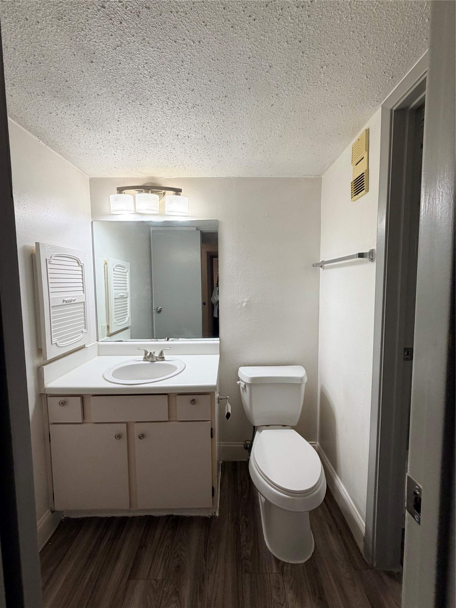 3075 Walnut Bend Lane 24 Property Photo 17
