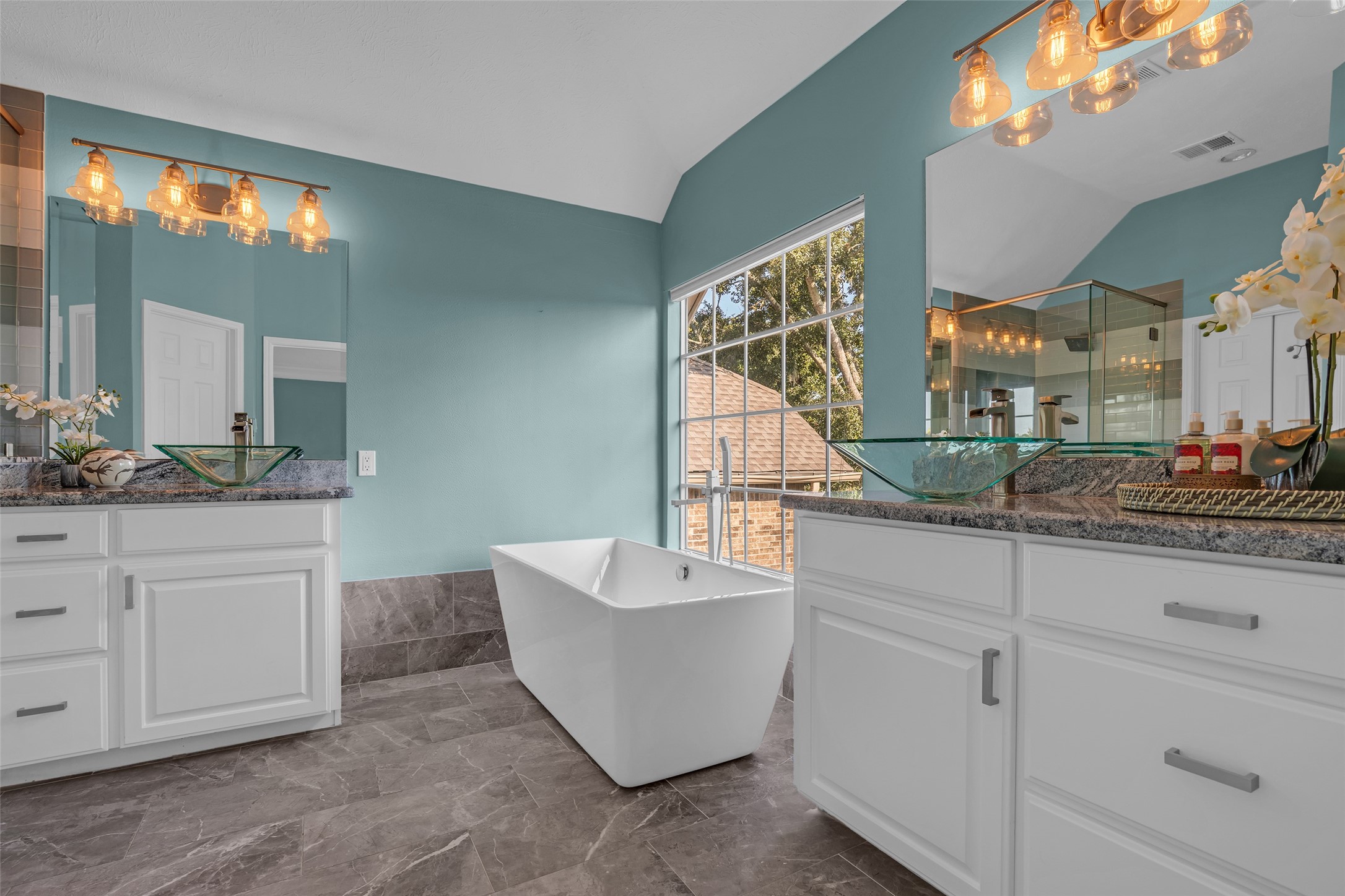12852 Kingsbridge Lane Property Photo 11