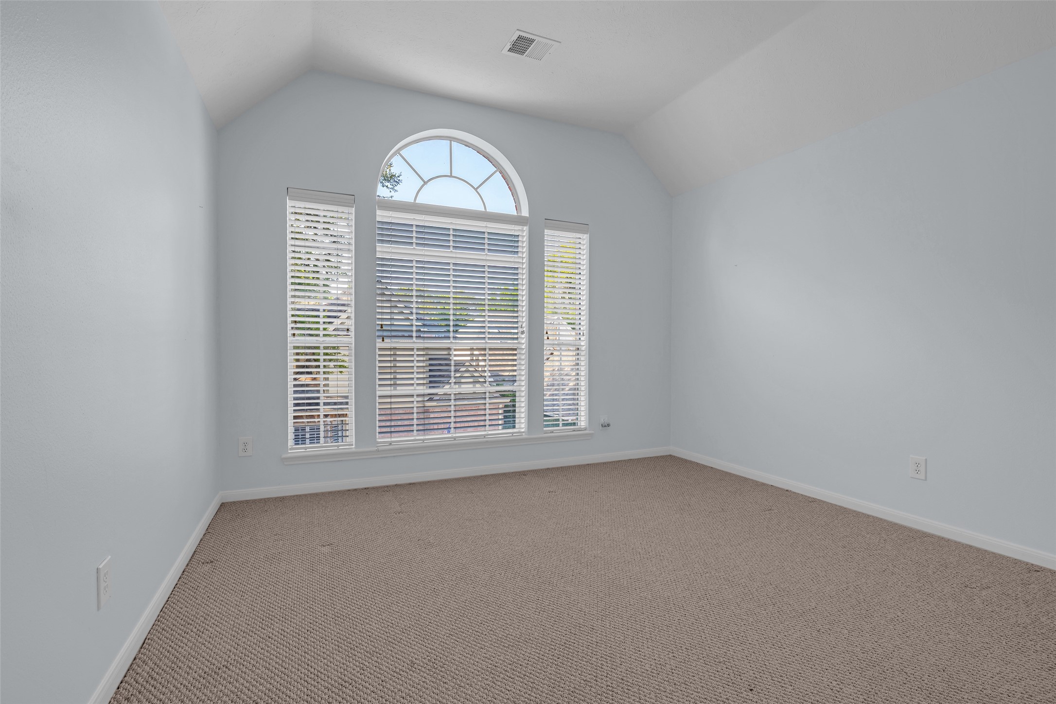 12852 Kingsbridge Lane Property Photo 18