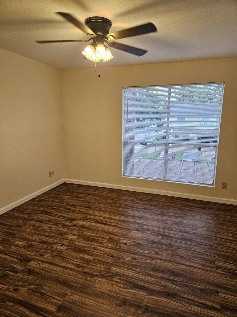 14515 Wunderlich Drive 306 Property Photo 7