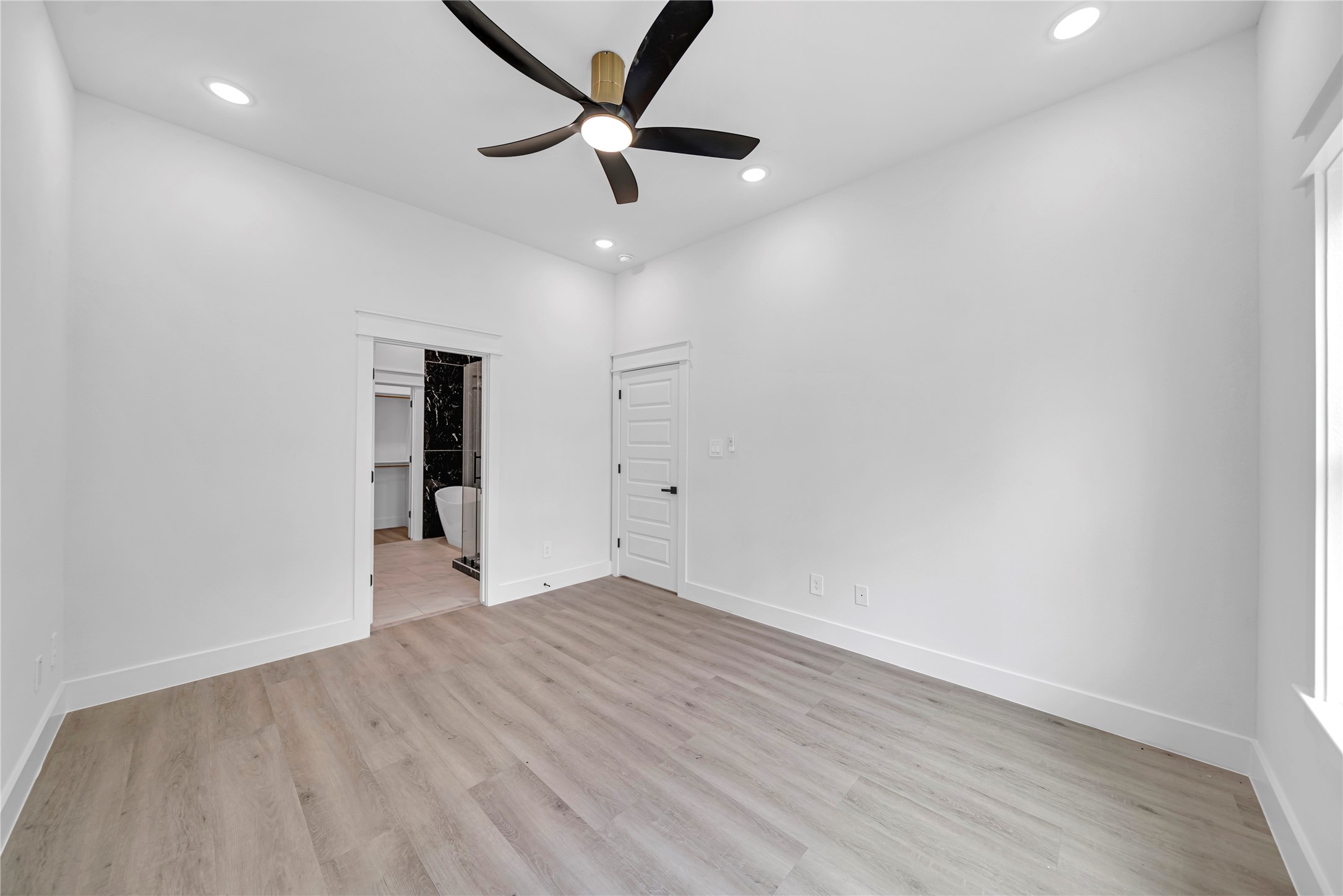 4834 Higgins Street A Property Photo 11
