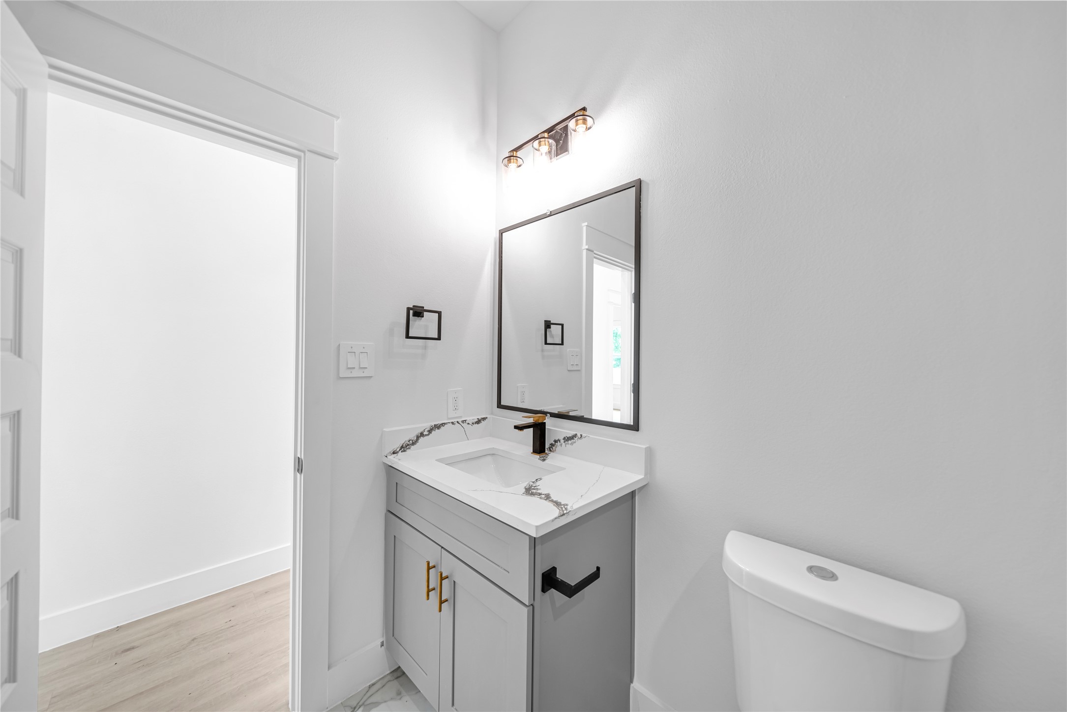 4834 Higgins Street A Property Photo 26