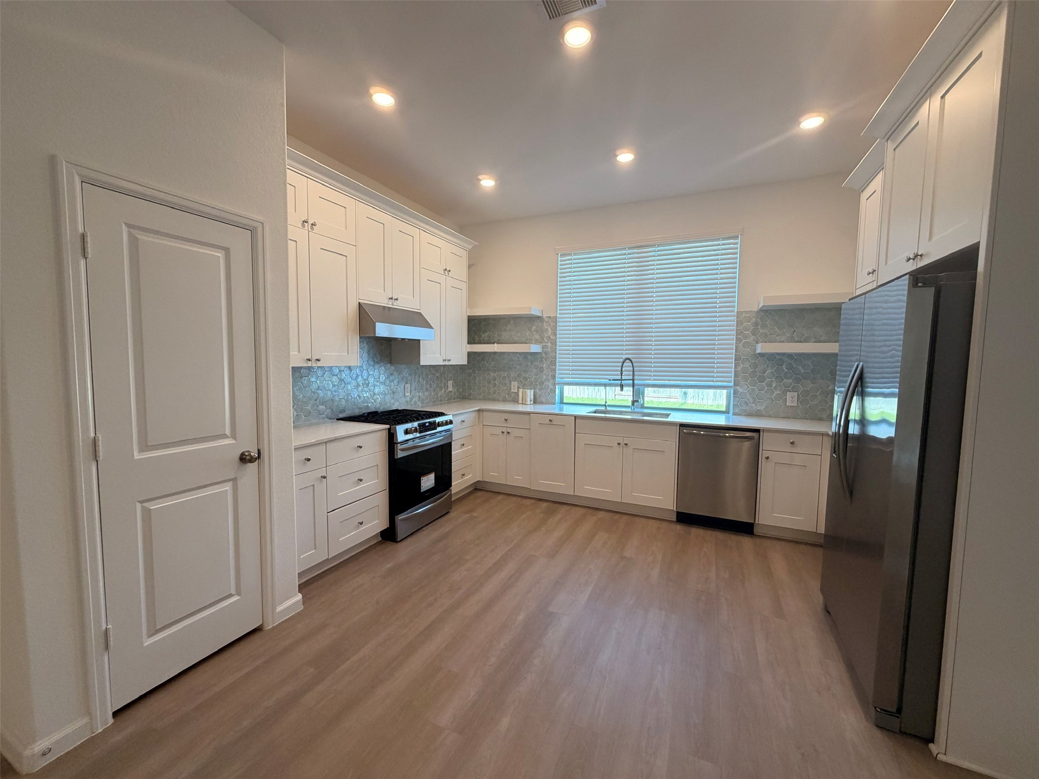 4922 Sand Clouds Drive Property Photo 4