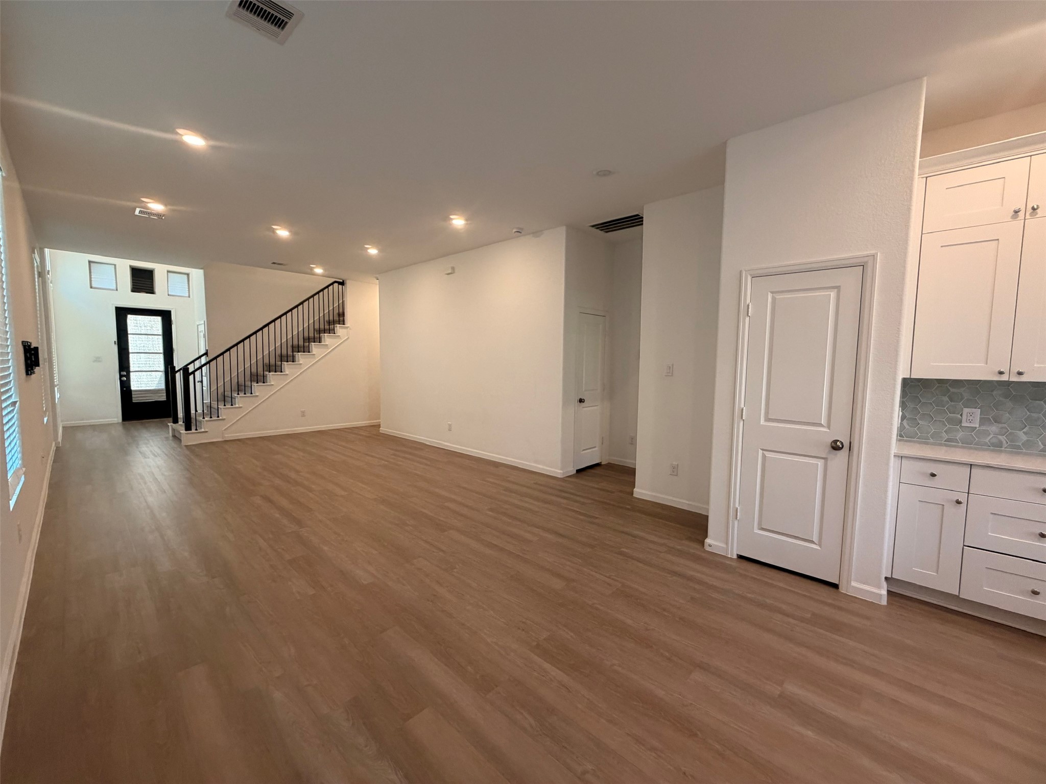 4922 Sand Clouds Drive Property Photo 6
