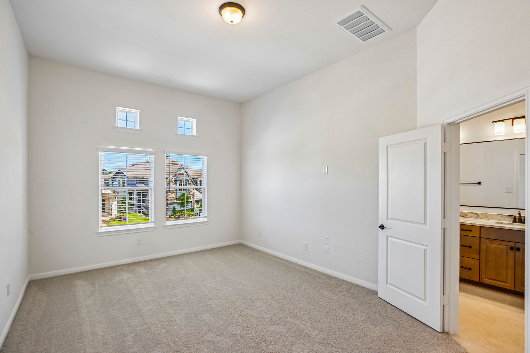 417 East Coralburst Loop Property Photo 21