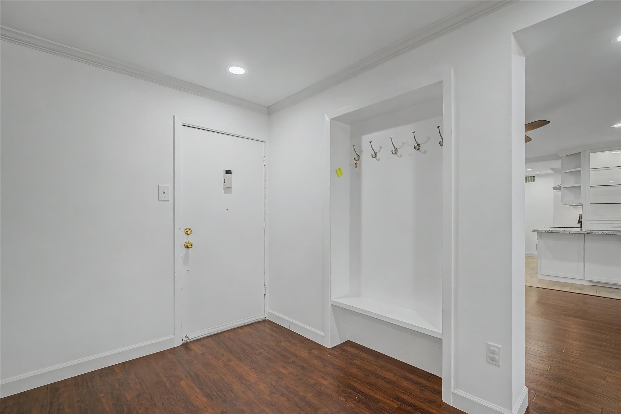 7575 Katy Freeway 4 Property Photo 2
