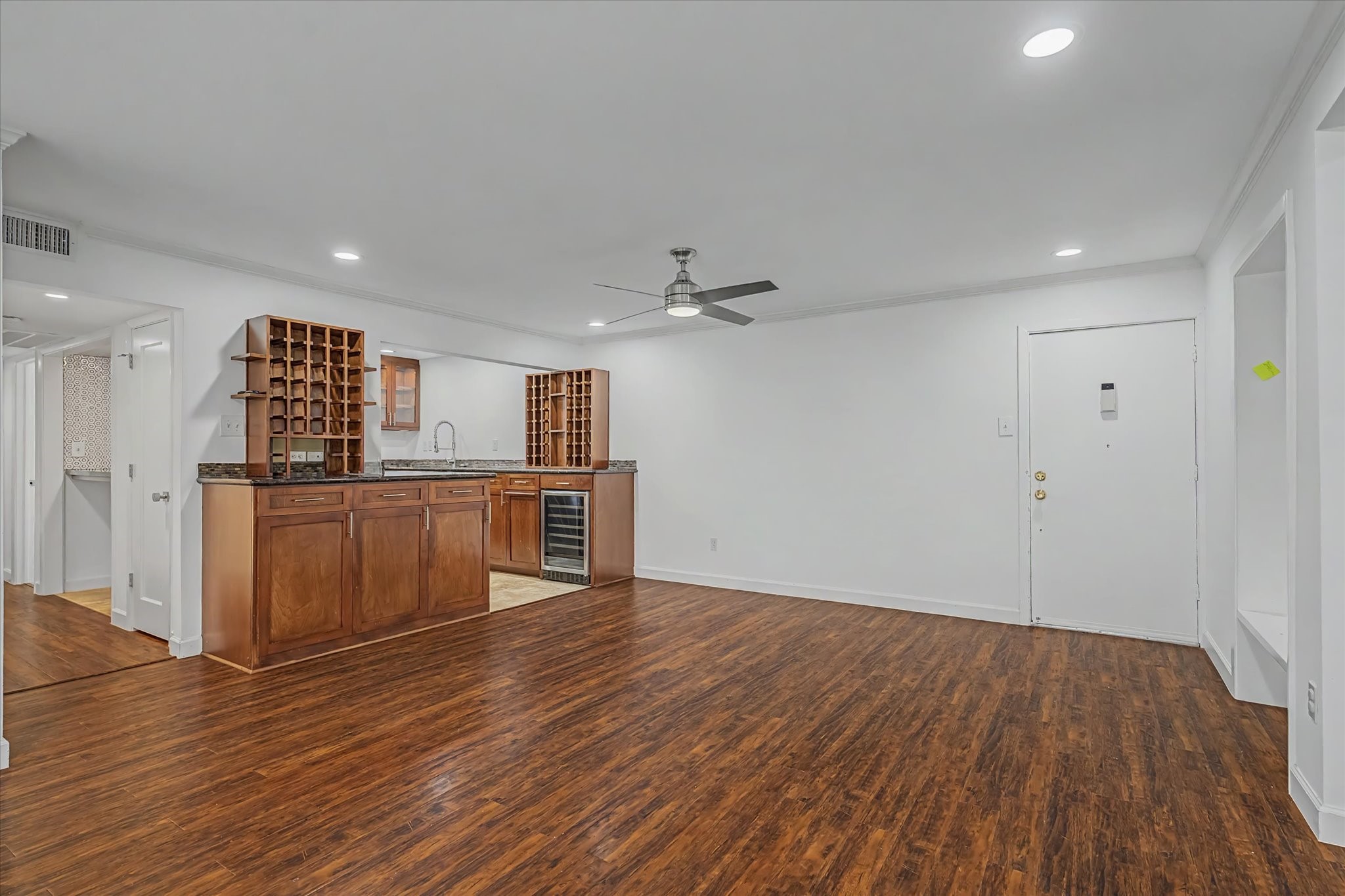 7575 Katy Freeway 4 Property Photo 6