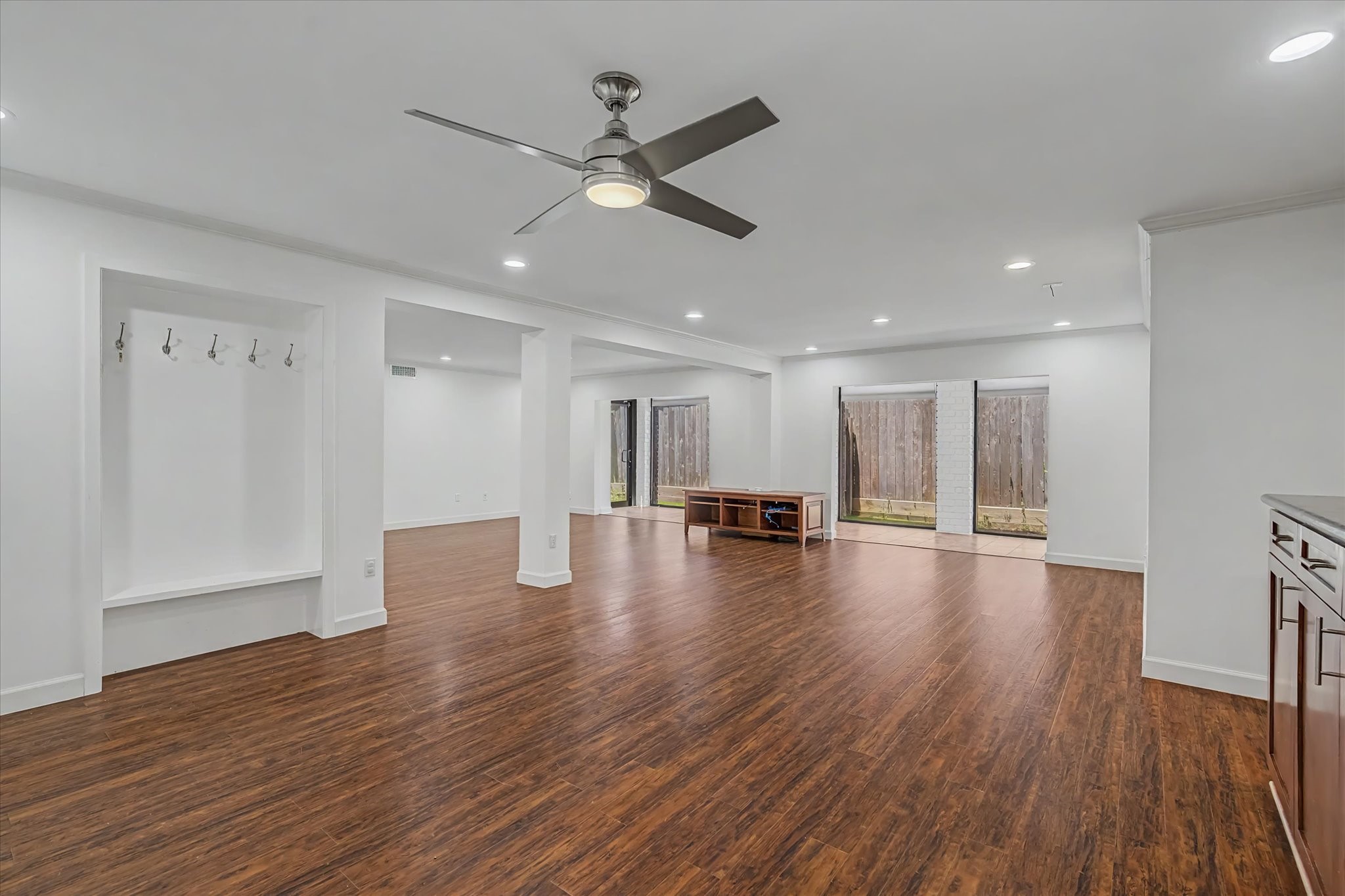7575 Katy Freeway 4 Property Photo 7