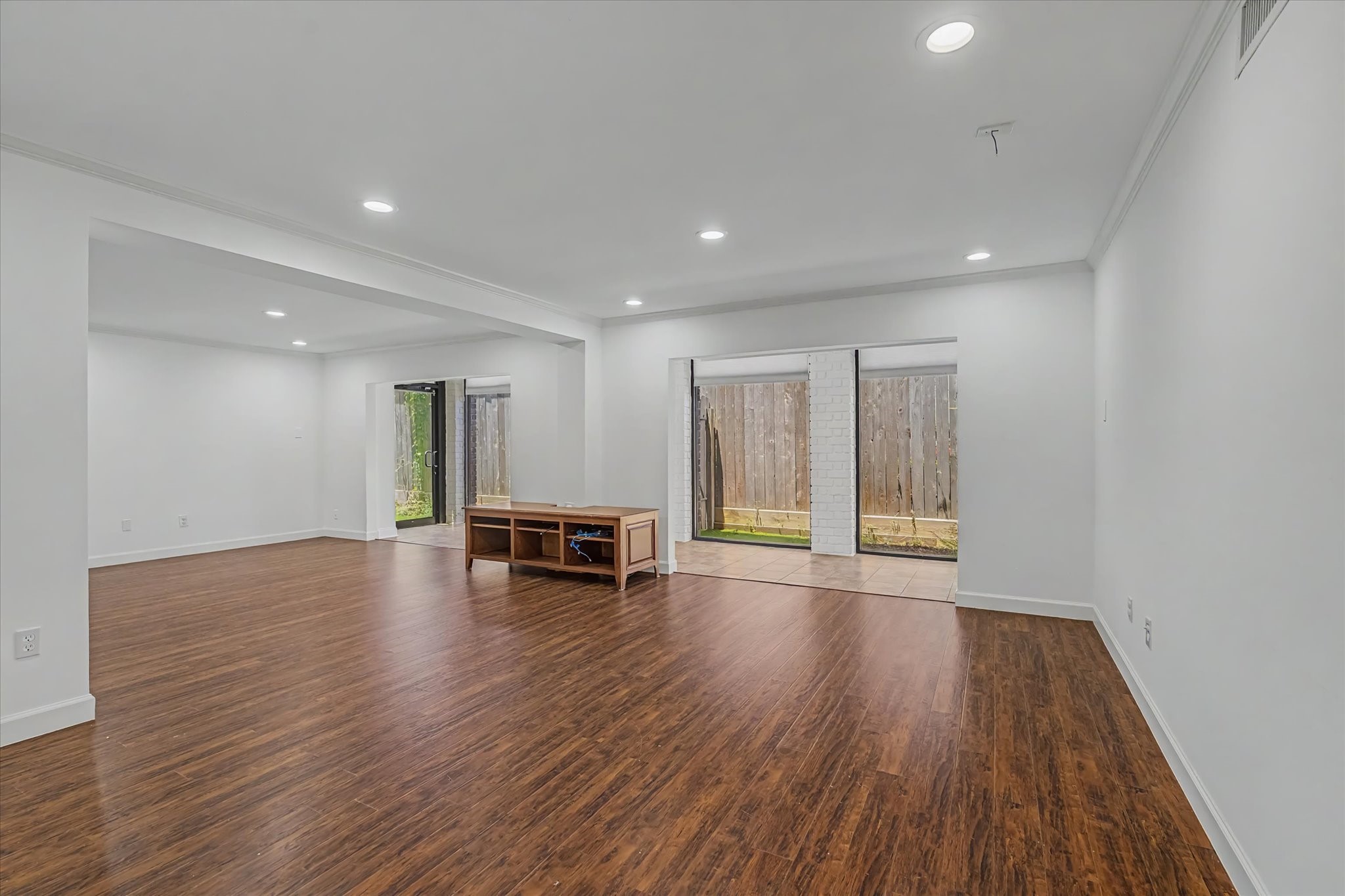 7575 Katy Freeway 4 Property Photo 9