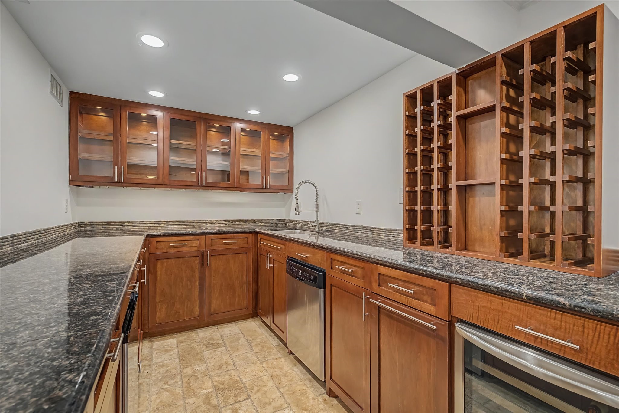 7575 Katy Freeway 4 Property Photo 14
