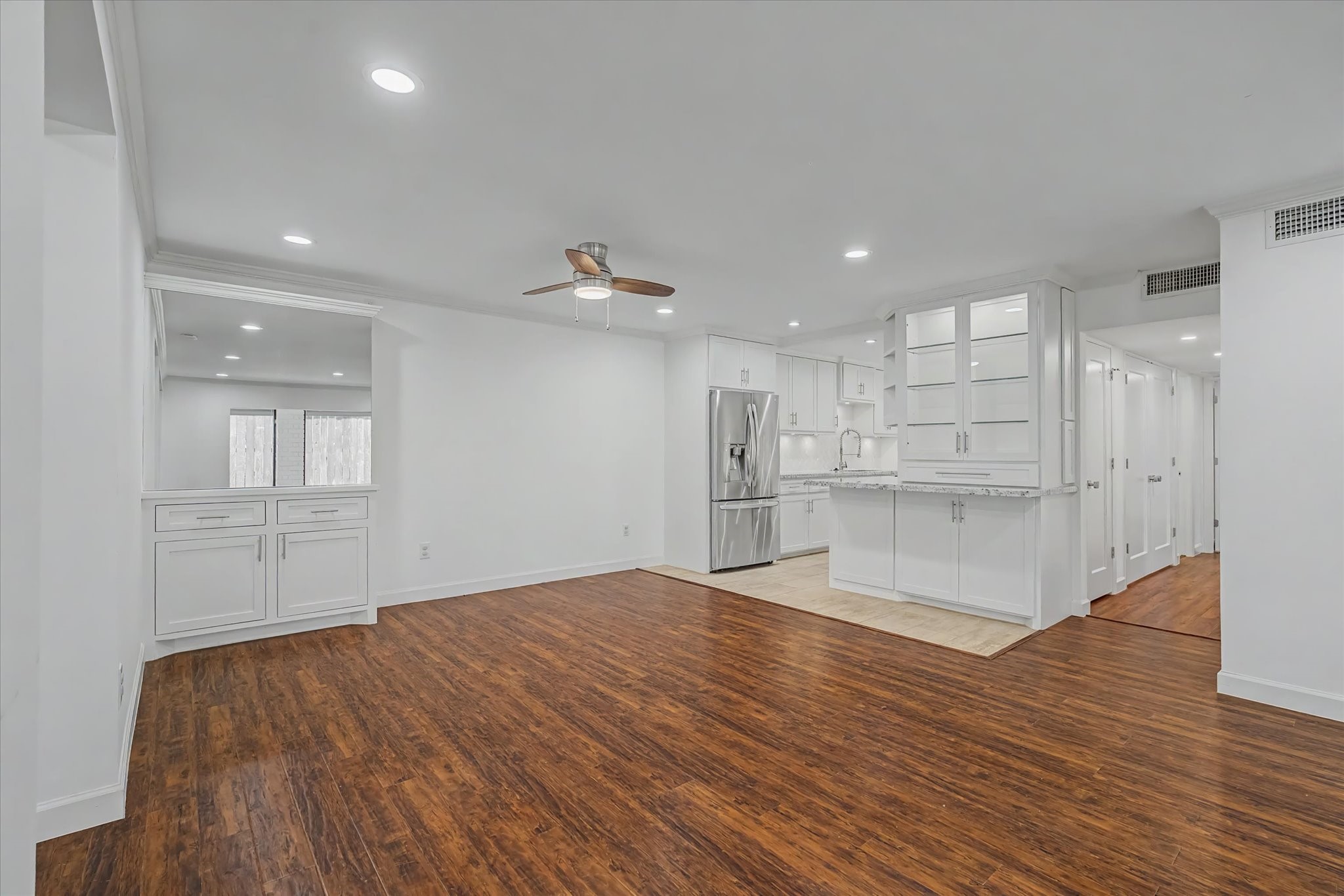 7575 Katy Freeway 4 Property Photo 18