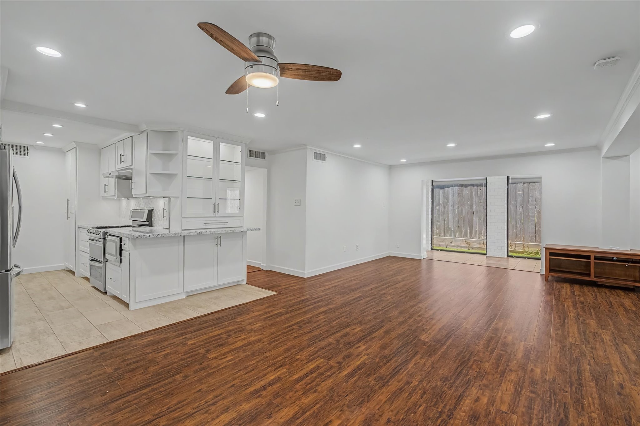 7575 Katy Freeway 4 Property Photo 23