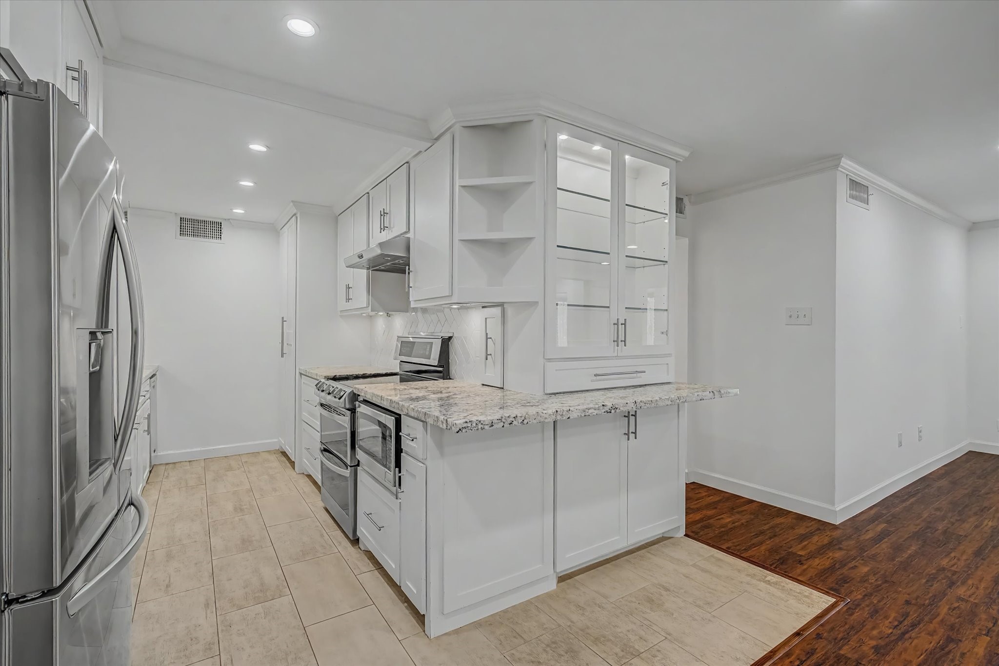 7575 Katy Freeway 4 Property Photo 24
