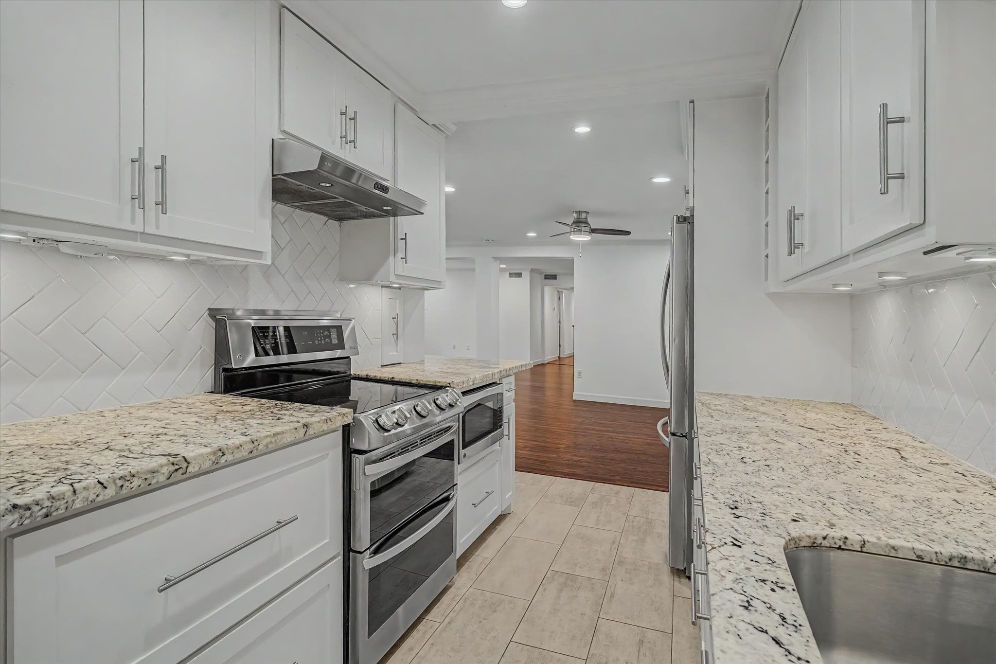 7575 Katy Freeway 4 Property Photo 26