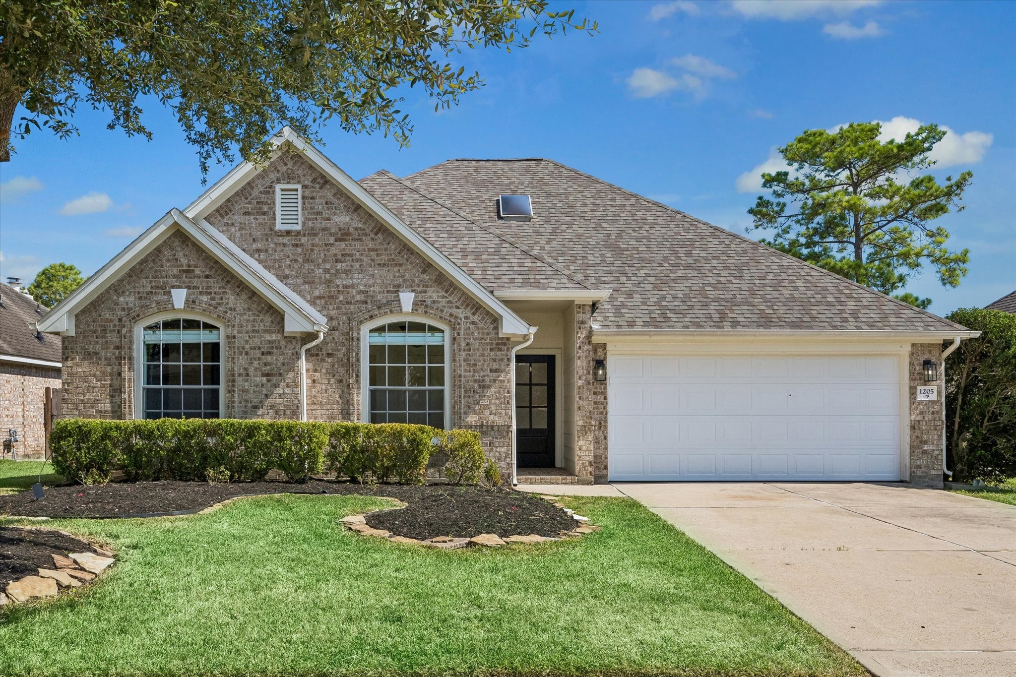 1205 Pine Field Property Photo 1